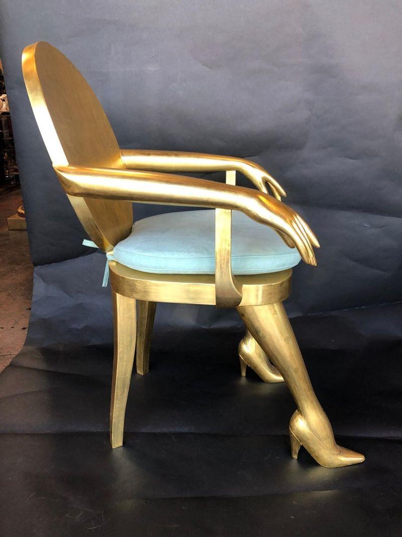 Handgeschnitzter 22-Karat-Sessel „Titi“ aus vergoldetem Holz von Marjorie Skouras (Hollywood Regency) im Angebot