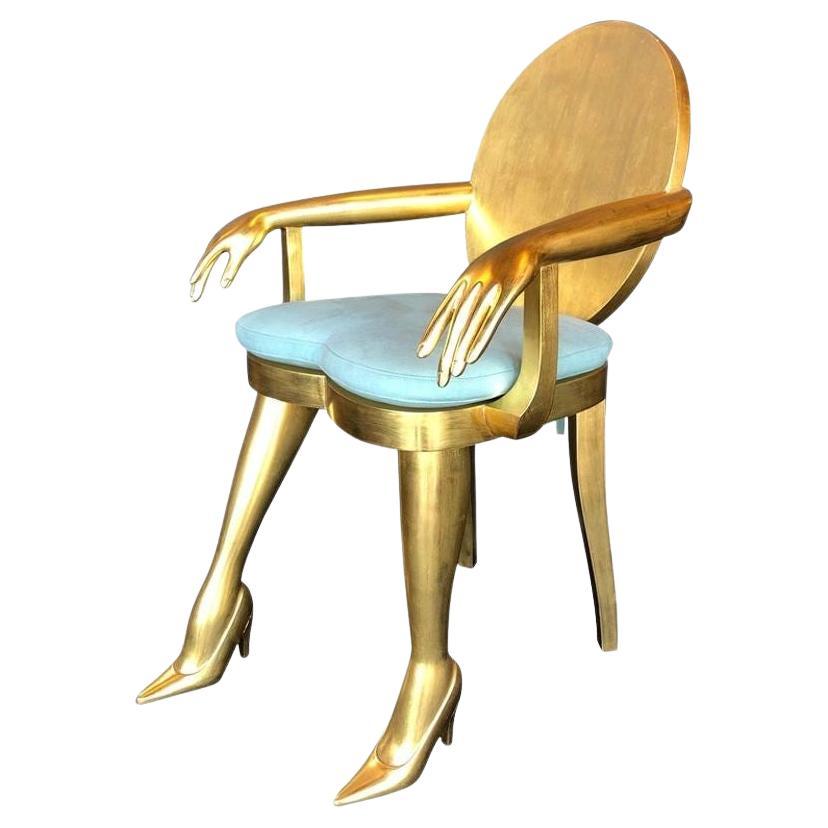 Handgeschnitzter 22-Karat-Sessel „Titi“ aus vergoldetem Holz von Marjorie Skouras im Angebot