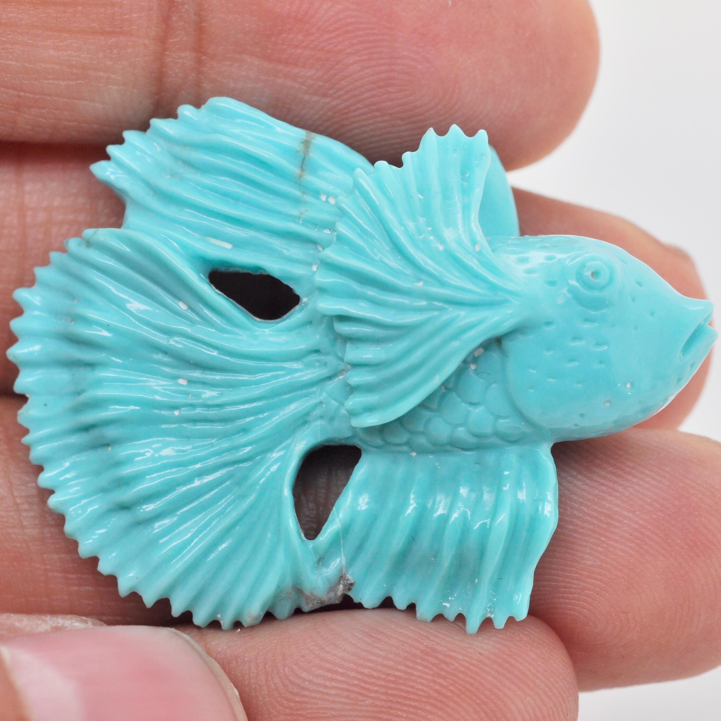 Hand Carved 42.23 Carats Natural Arizona Turquoise Fish Loose Gemstone For Sale 3