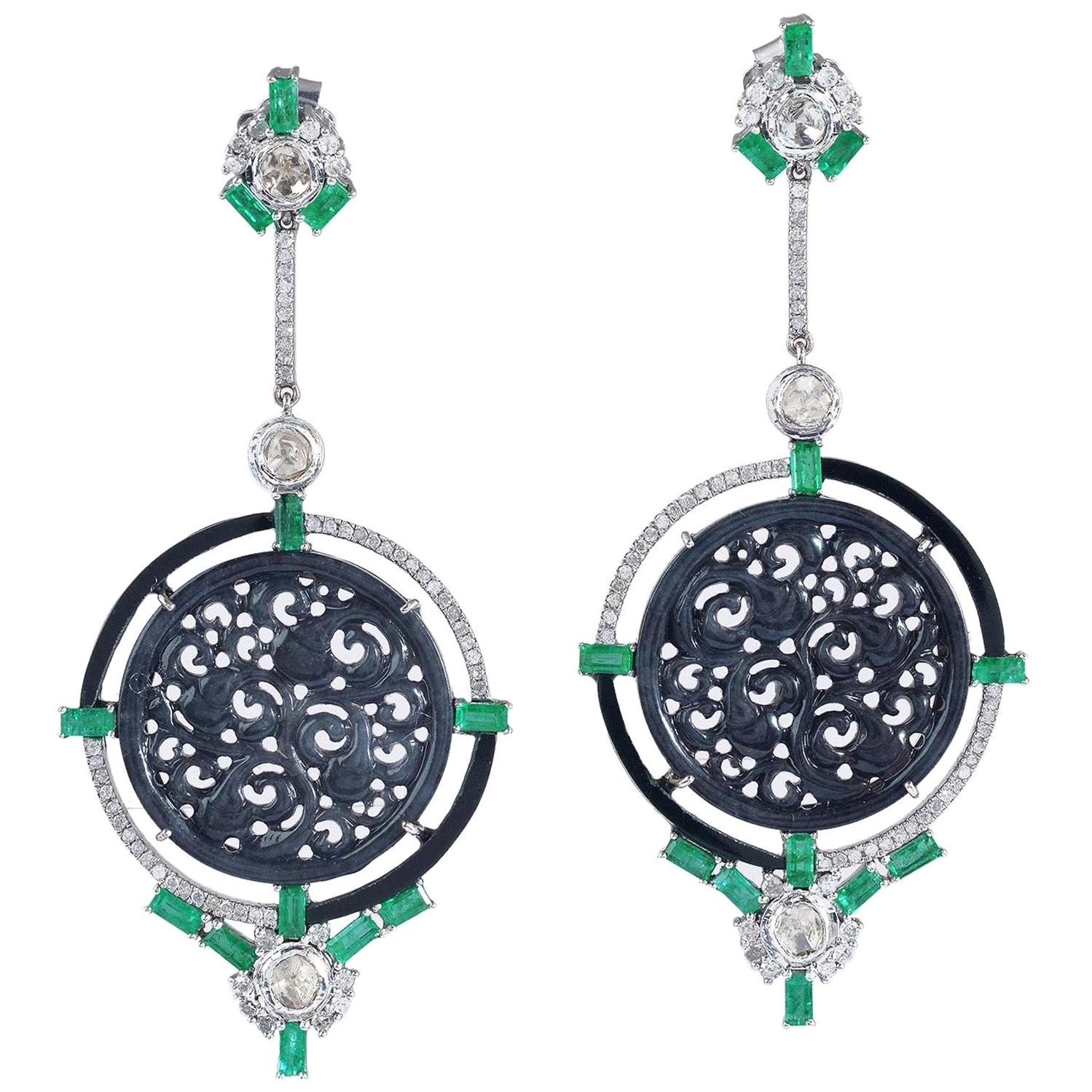 Boucles d'oreilles en jade, émeraudes et diamants de 30,0 carats sculptés à la main