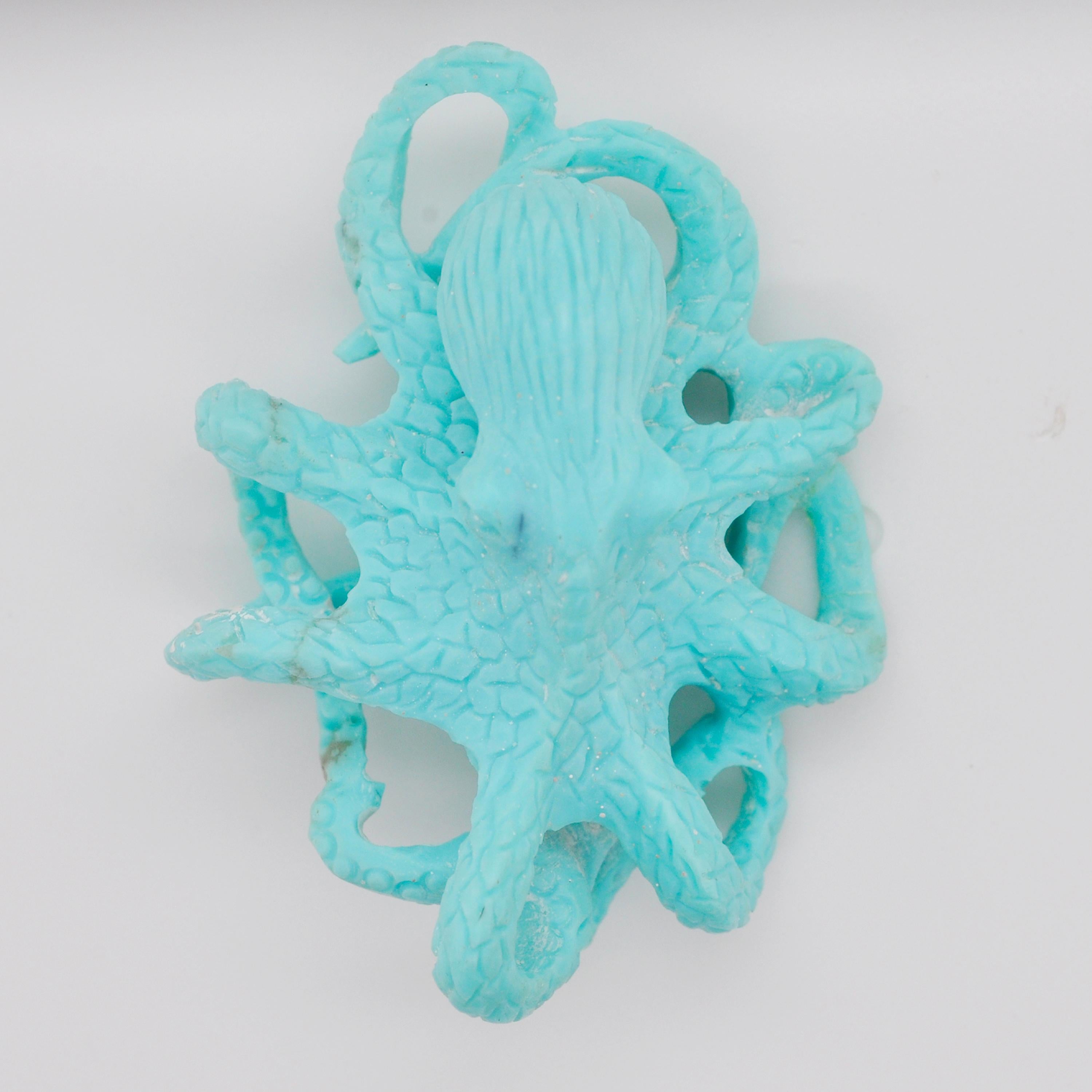 Contemporain Broche pendentif sculptée à la main, en turquoise naturelle d'Arizona de 31,81 carats en vente