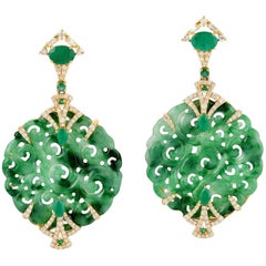 Boucles d'oreilles en jade sculpté avec diamants et émeraudes de 32,04 carats