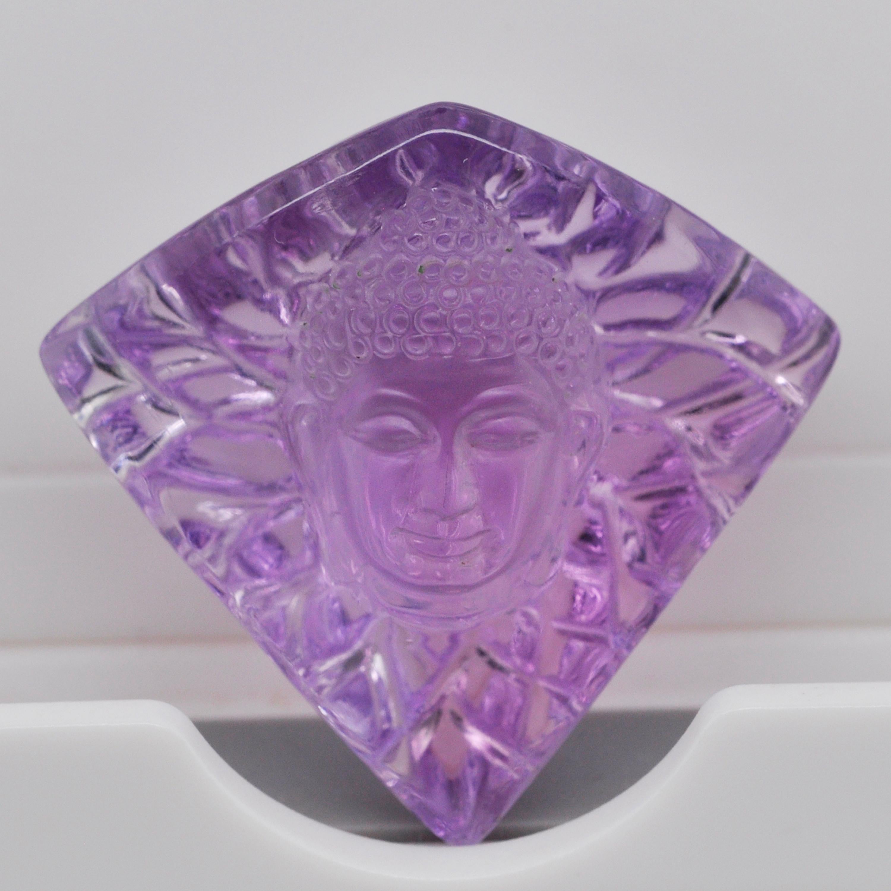 Hand-carved 51.01 Carat Buddha Face Brazilian Lavender Amethyst Loose Gemstone In New Condition For Sale In Jaipur, Rajasthan