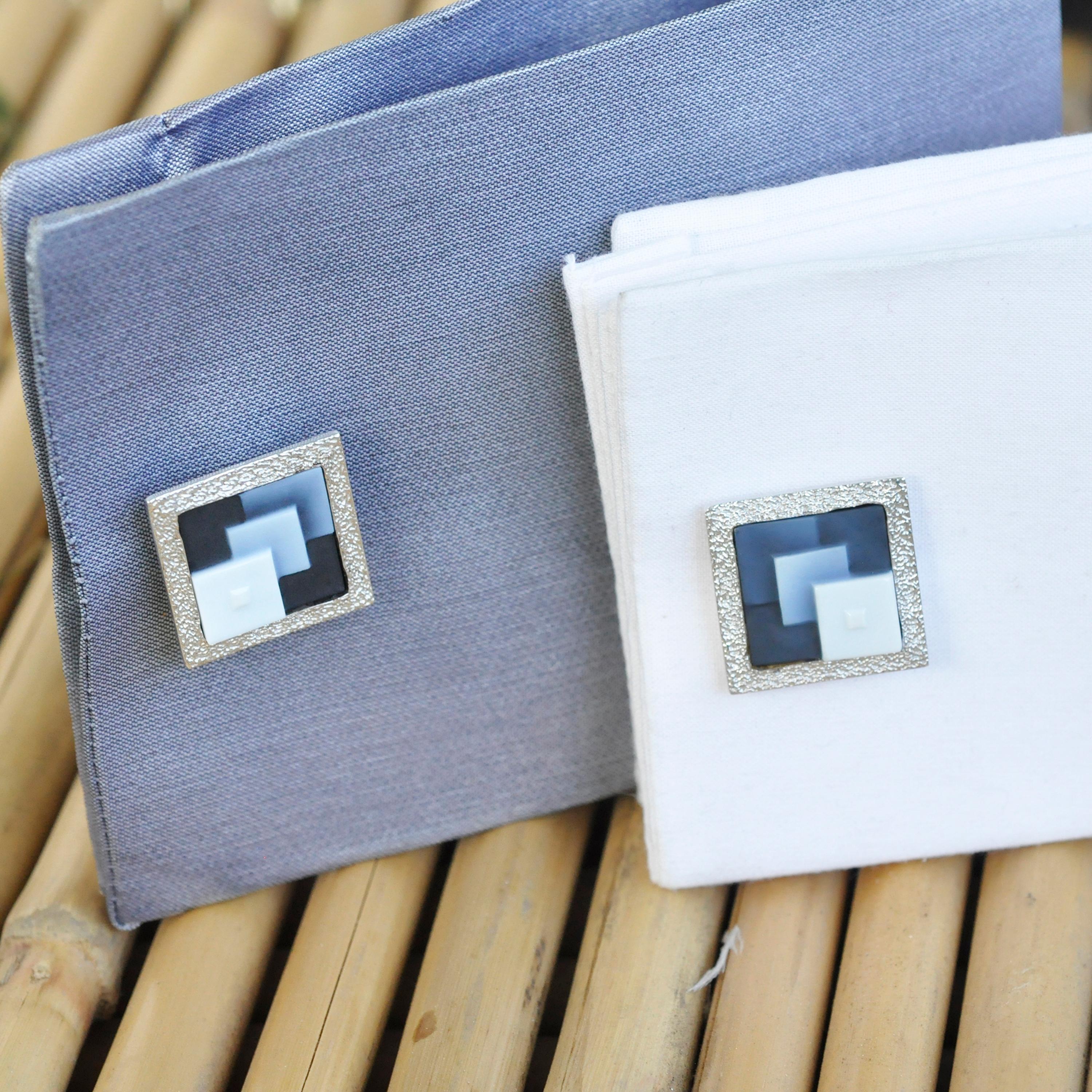 Hand-Carved Abstract Design Square Agate Cameo 925 Sterling Silver Cufflinks For Sale 4