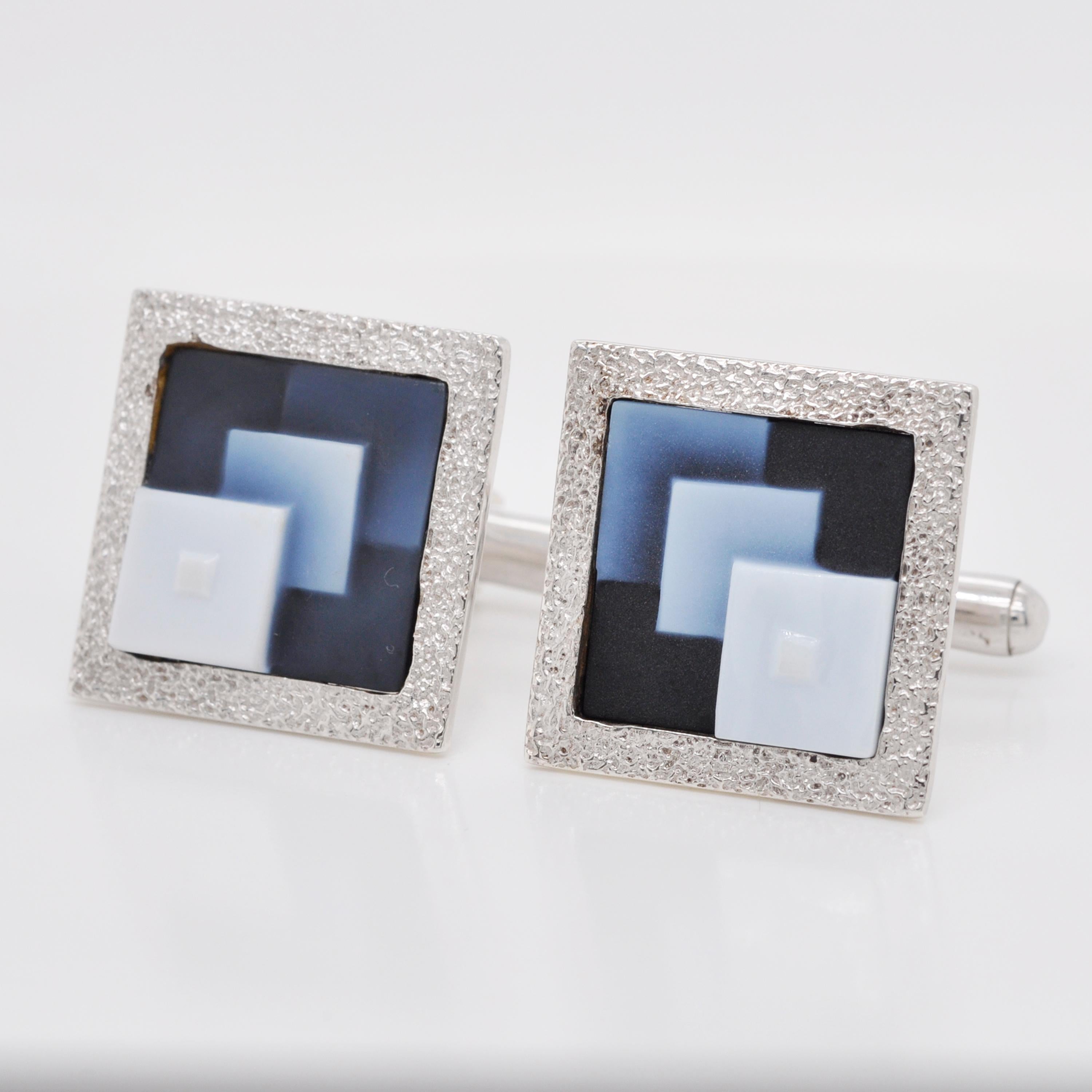 Hand-Carved Abstract Design Square Agate Cameo 925 Sterling Silver Cufflinks For Sale 1