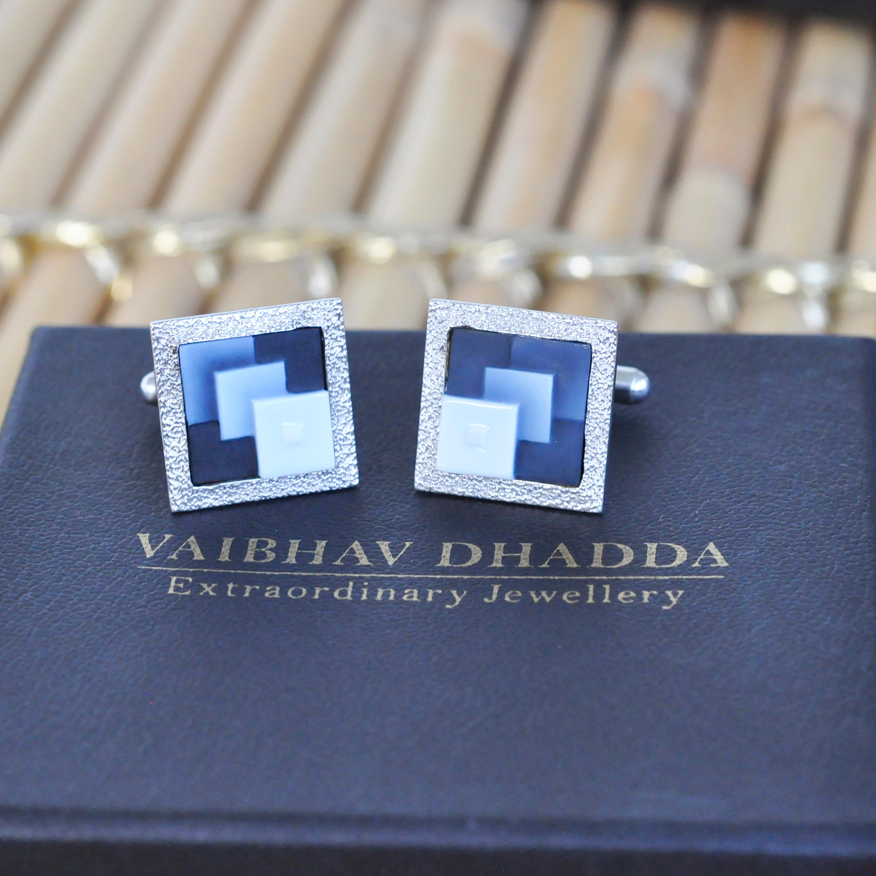 Hand-Carved Abstract Design Square Agate Cameo 925 Sterling Silver Cufflinks For Sale 3