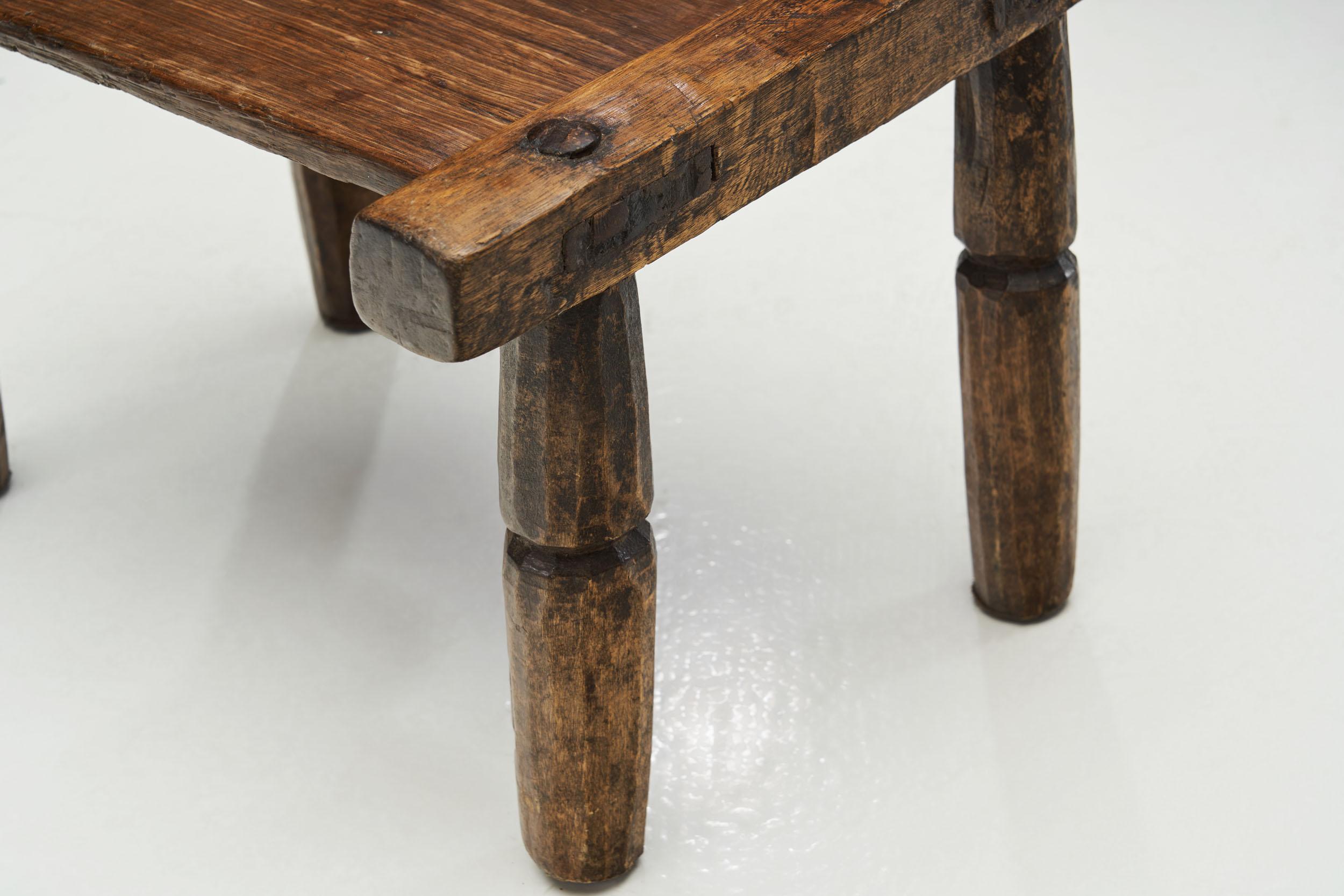 Hand Carved African Baule Tribal Chairs, Ivory Coast, Early 20th century For Sale 2