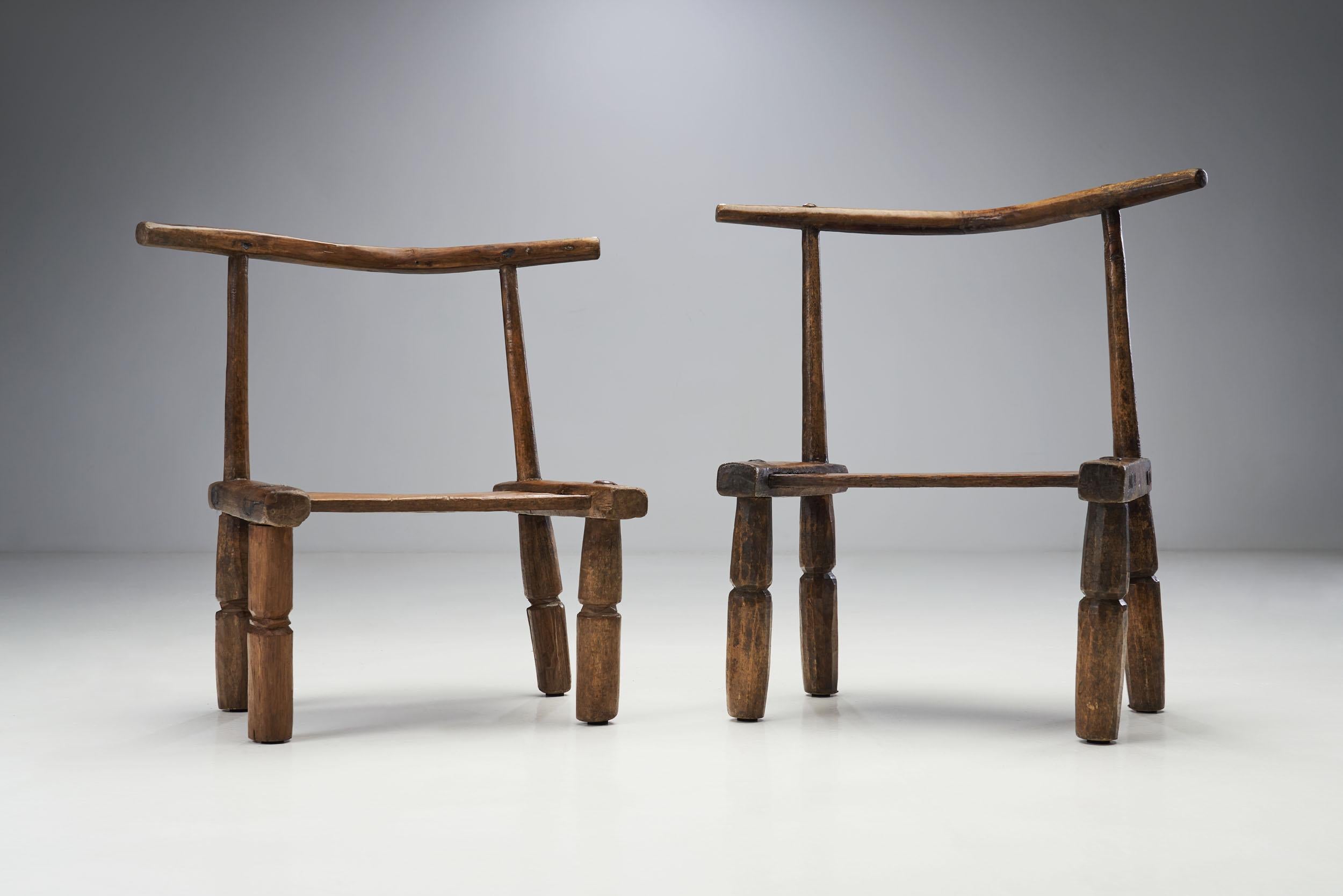 Hand Carved African Baule Tribal Chairs, Ivory Coast, Early 20th century In Good Condition For Sale In Utrecht, NL