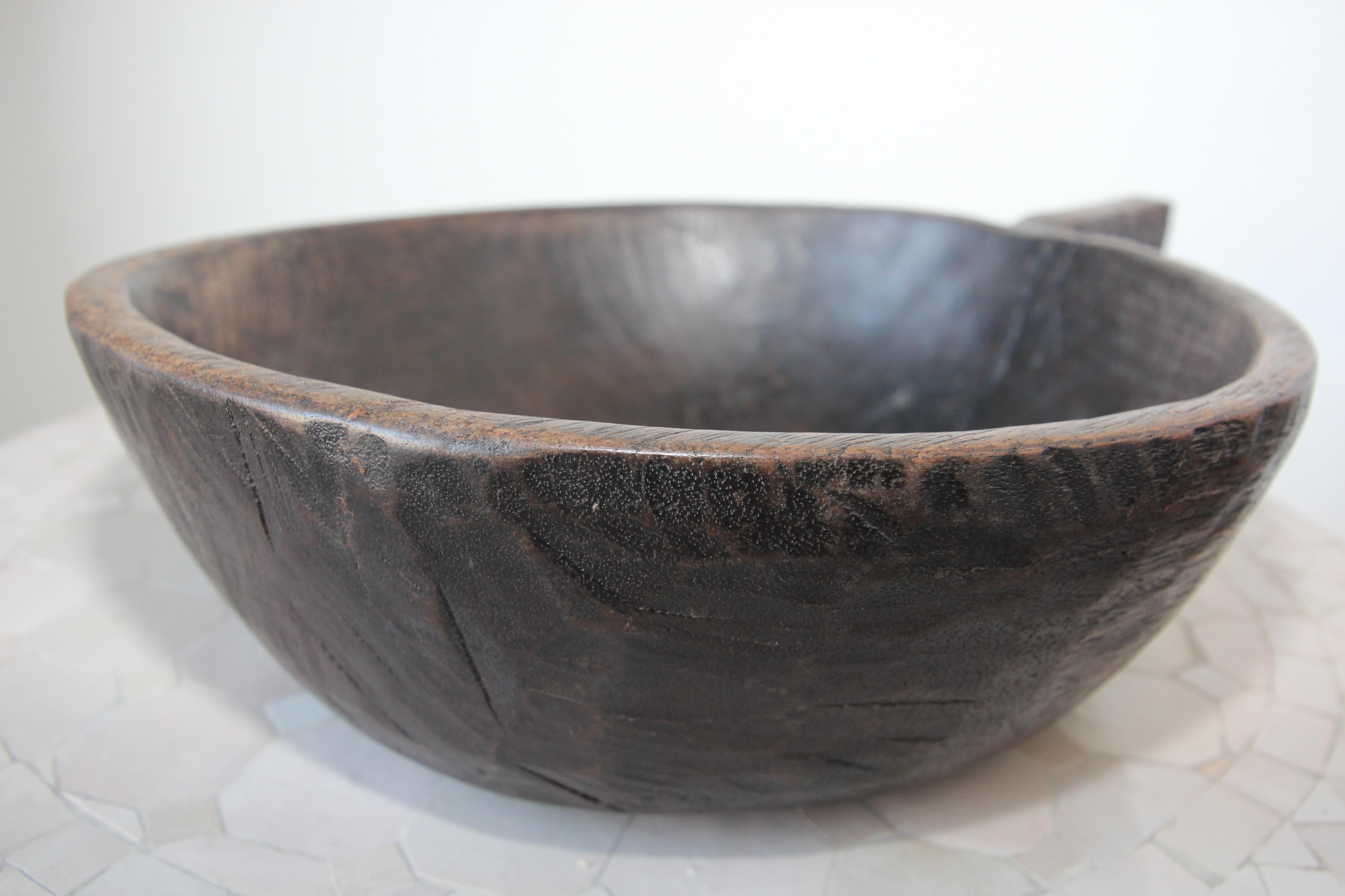 Hand-Crafted Hand-Carved African Ethiopian Wooden Bowl with Handle For Sale