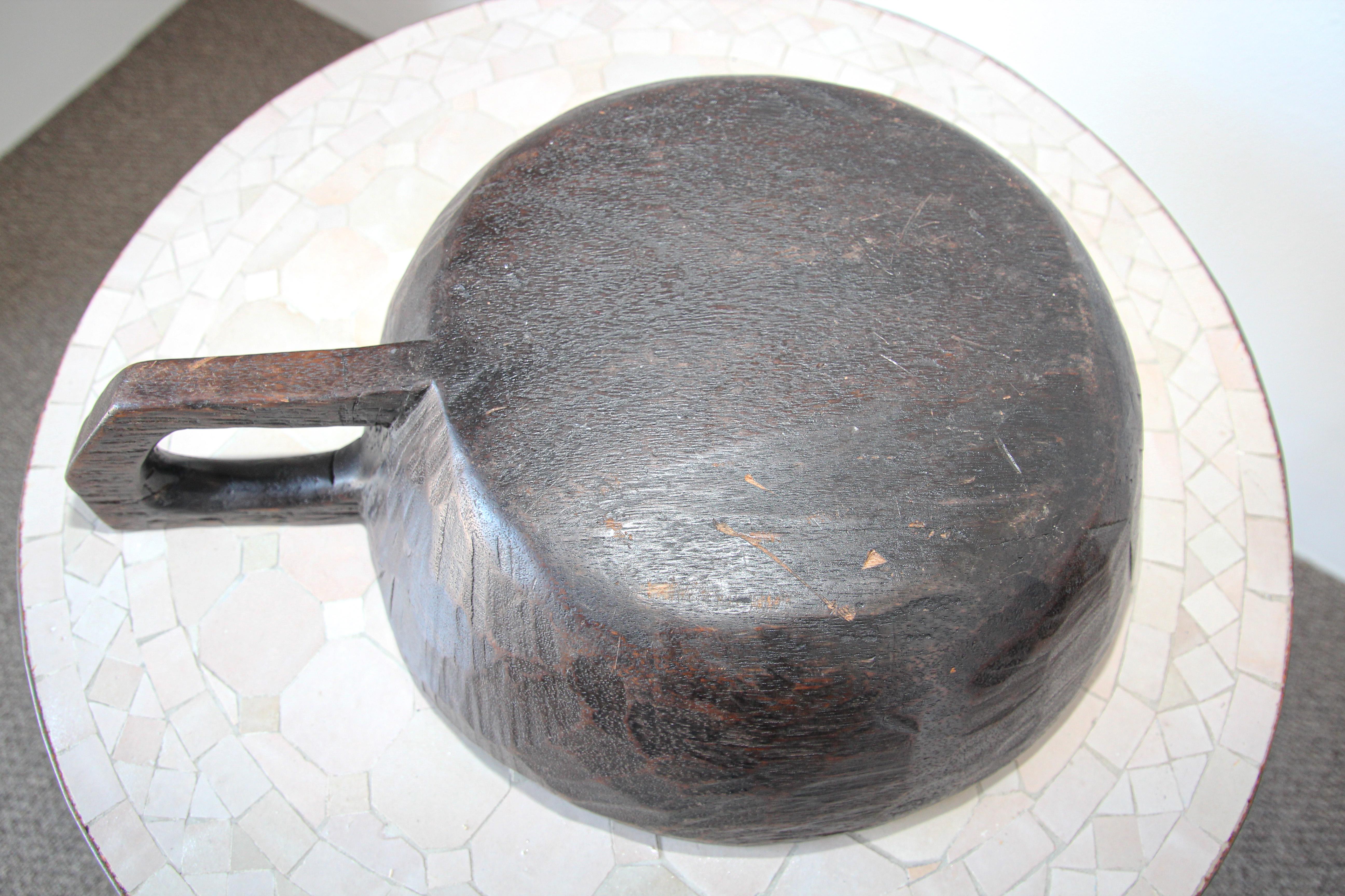 20th Century Hand-Carved African Ethiopian Wooden Bowl with Handle For Sale