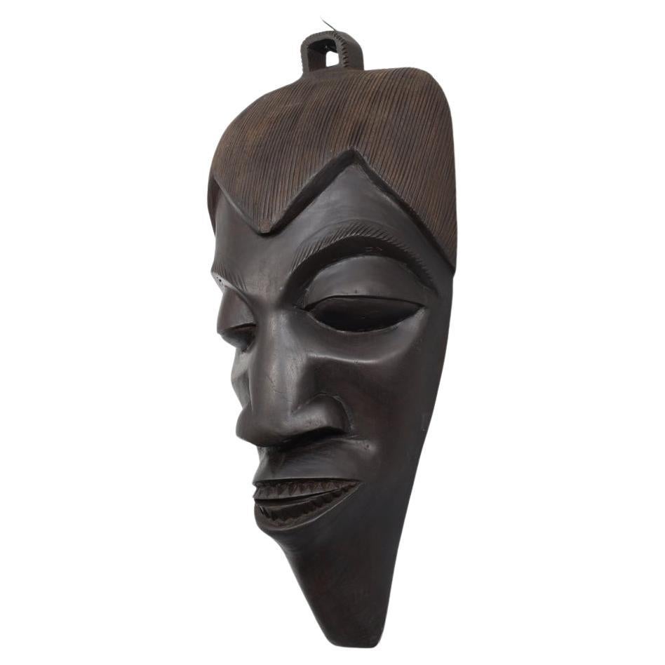 Hand-Carved African Wooden Face Mask, 1980s en vente