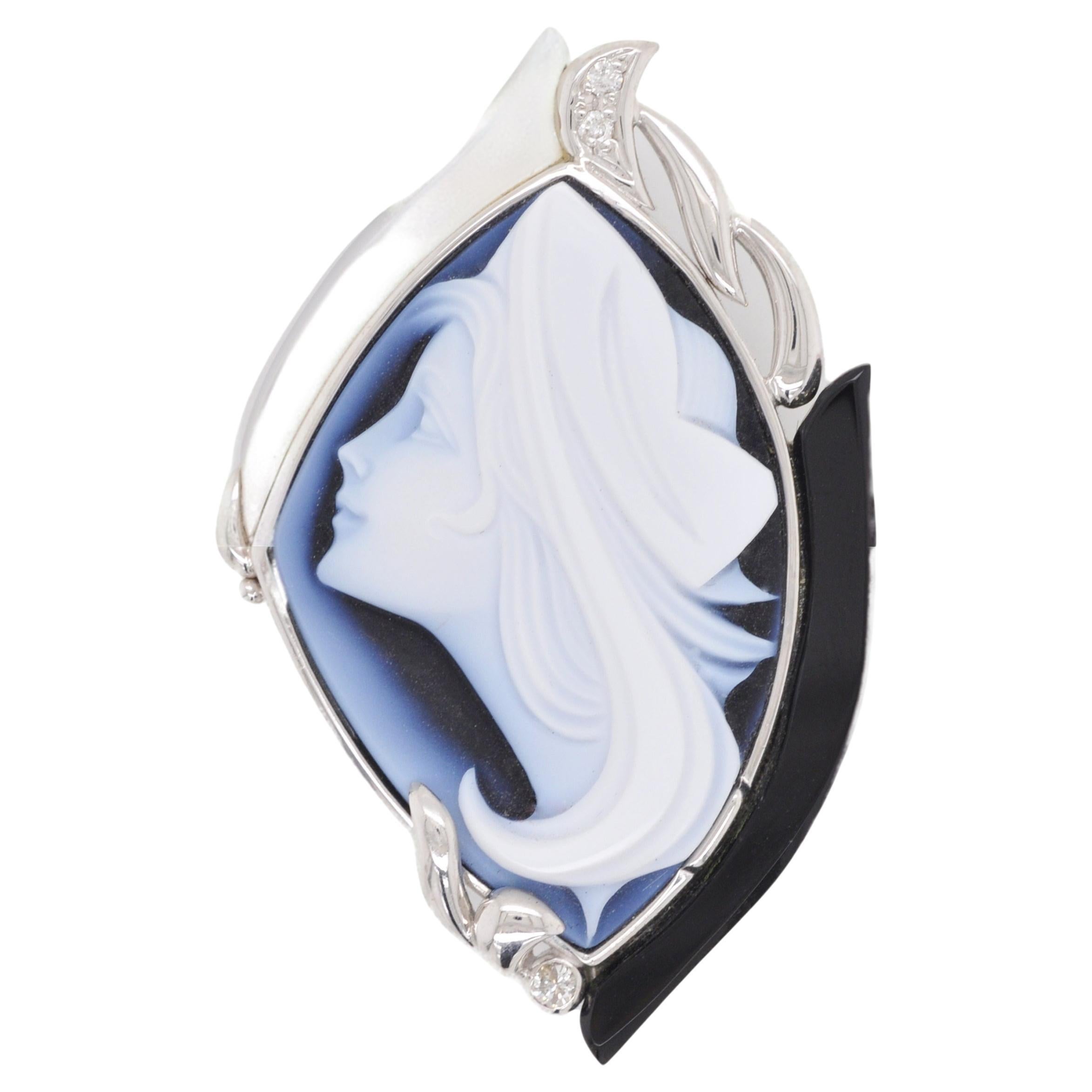 Hand-Carved Agate Lady Mother of Pearl Onyx Cameo Gold Unisex Pendant Brooch For Sale