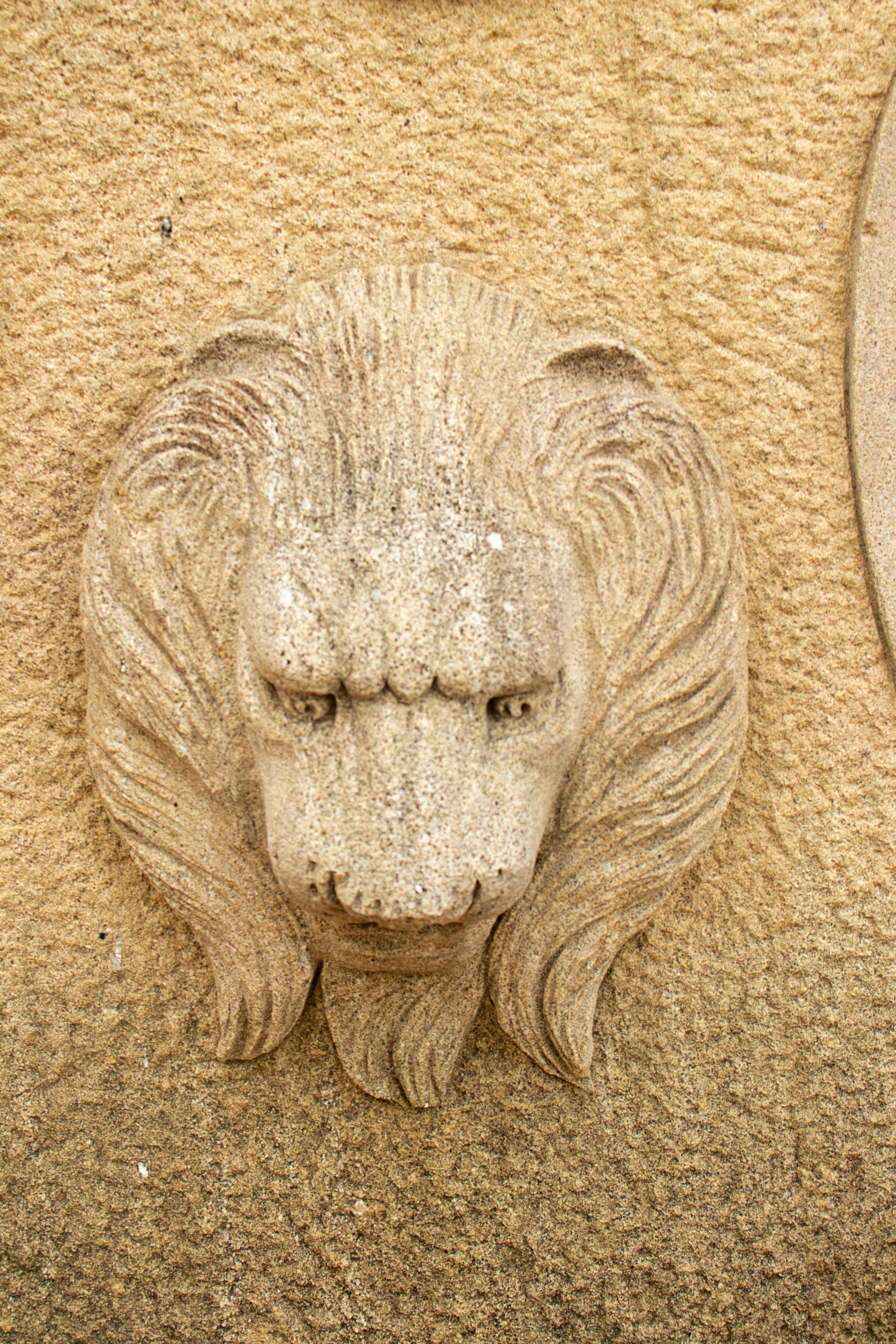 Hand Carved Aged Stone Wall Fountain with Lion Head In Good Condition In Marbella, ES