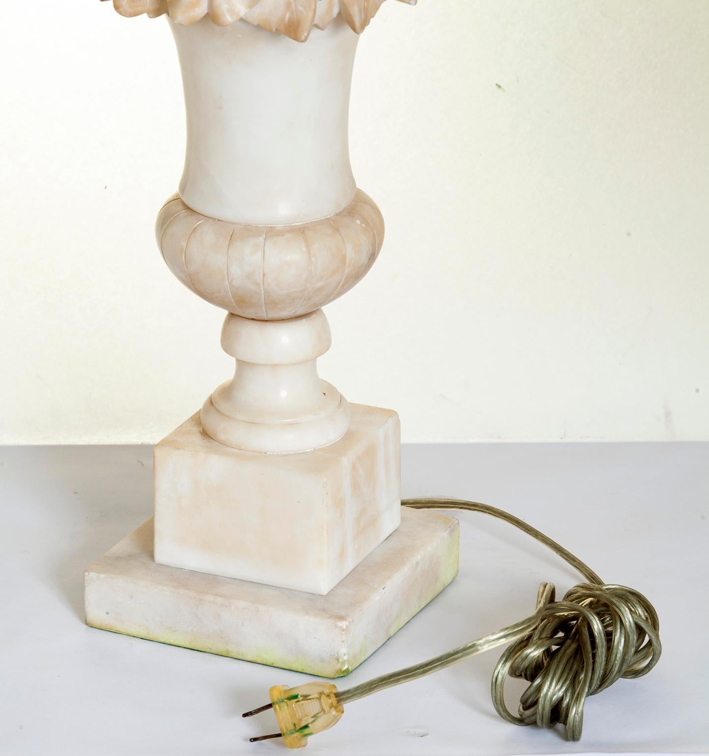 Hand Carved Italian Alabaster Urn Lamp  For Sale 3