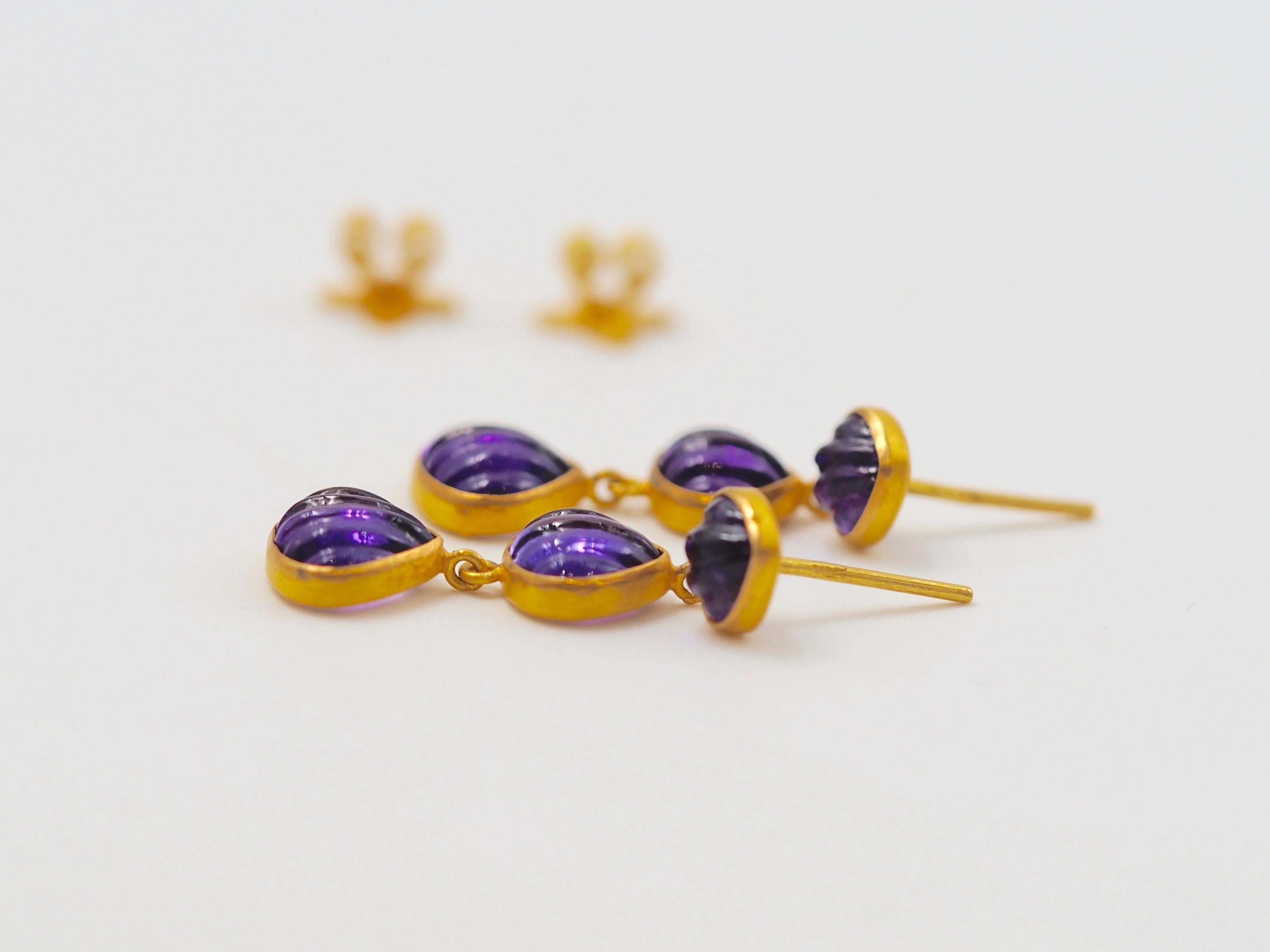 Contemporary Hand Carved Amethyst Shell 22 Karat Gold Push Earrings For Sale