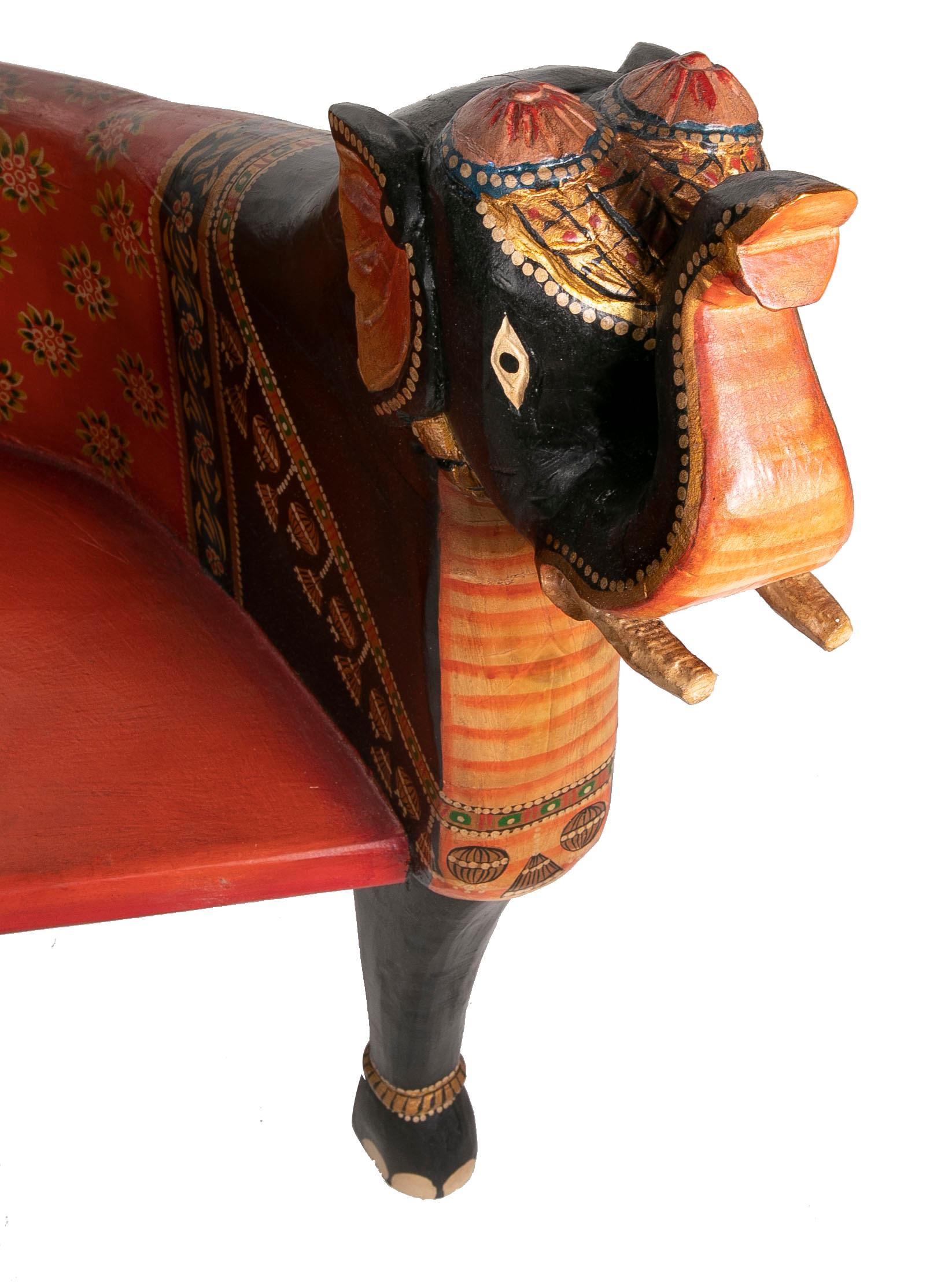 Fauteuil éléphant en bois sculpté et peint à la main en vente 7