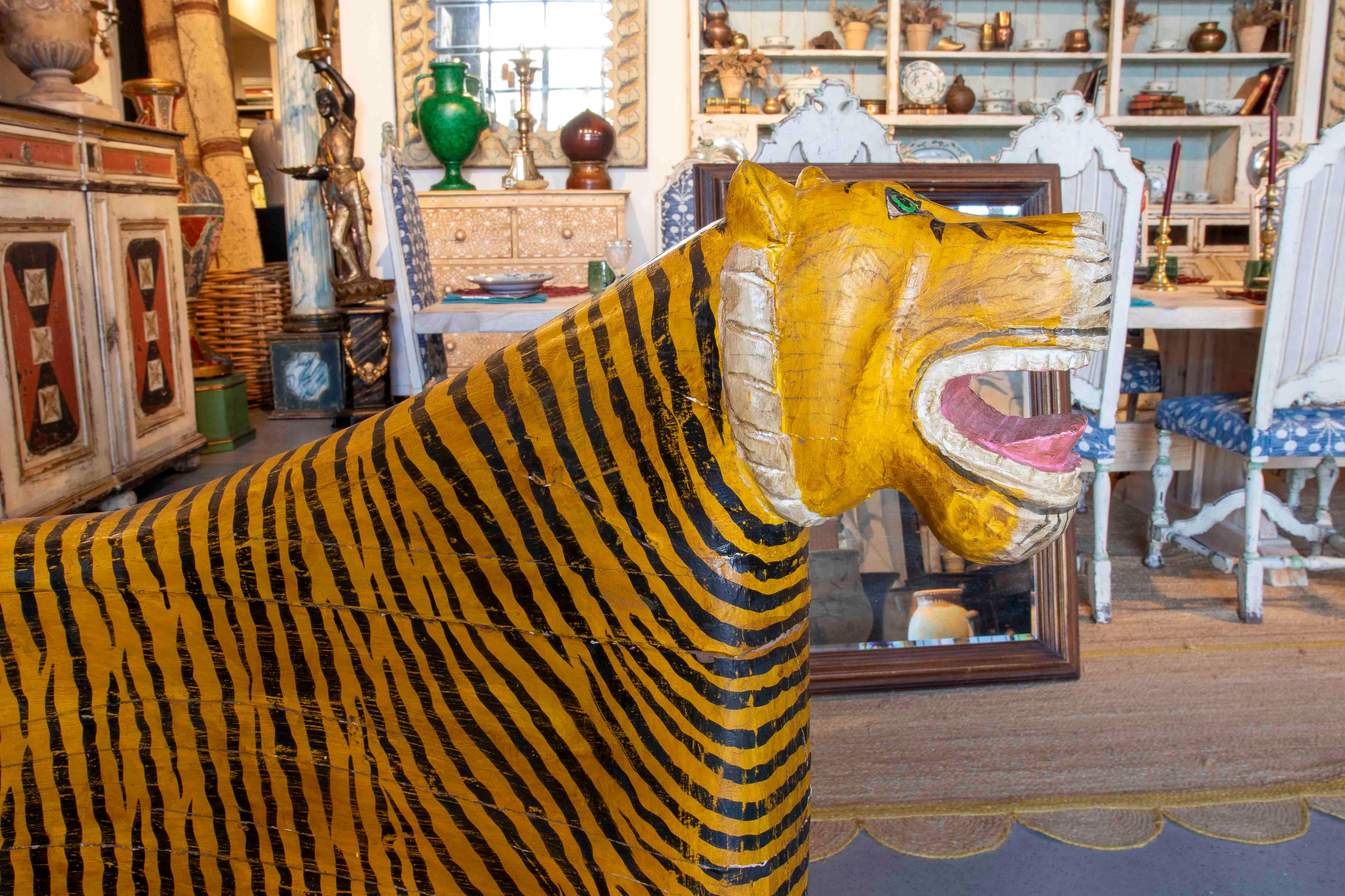 Poltrone Tigre in legno intagliate e dipinte a mano In condizioni buone in vendita a Marbella, ES