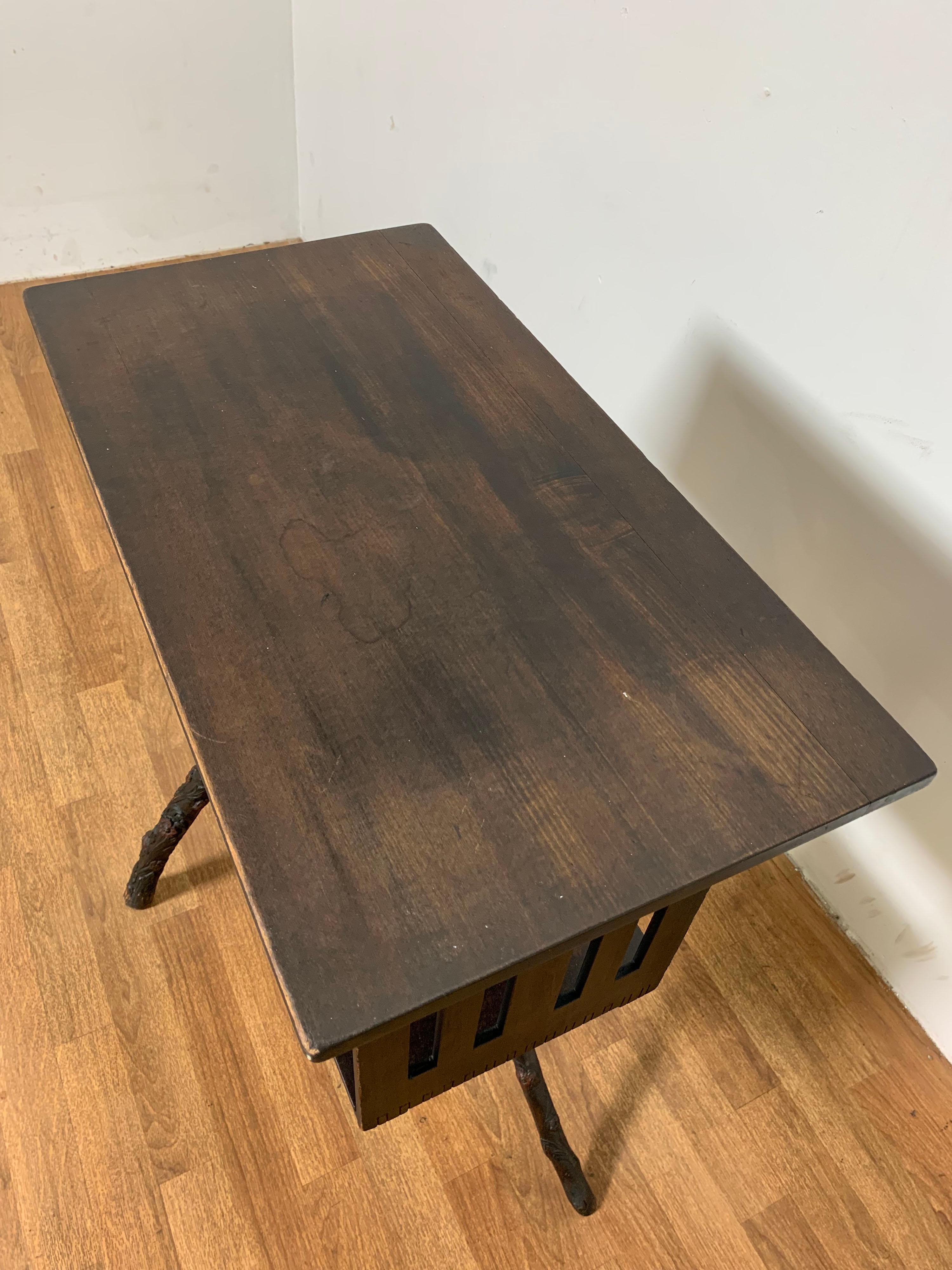 Présentoir de table Adirondack ancien sculpté à la main, vers 1870-1890 en vente 5
