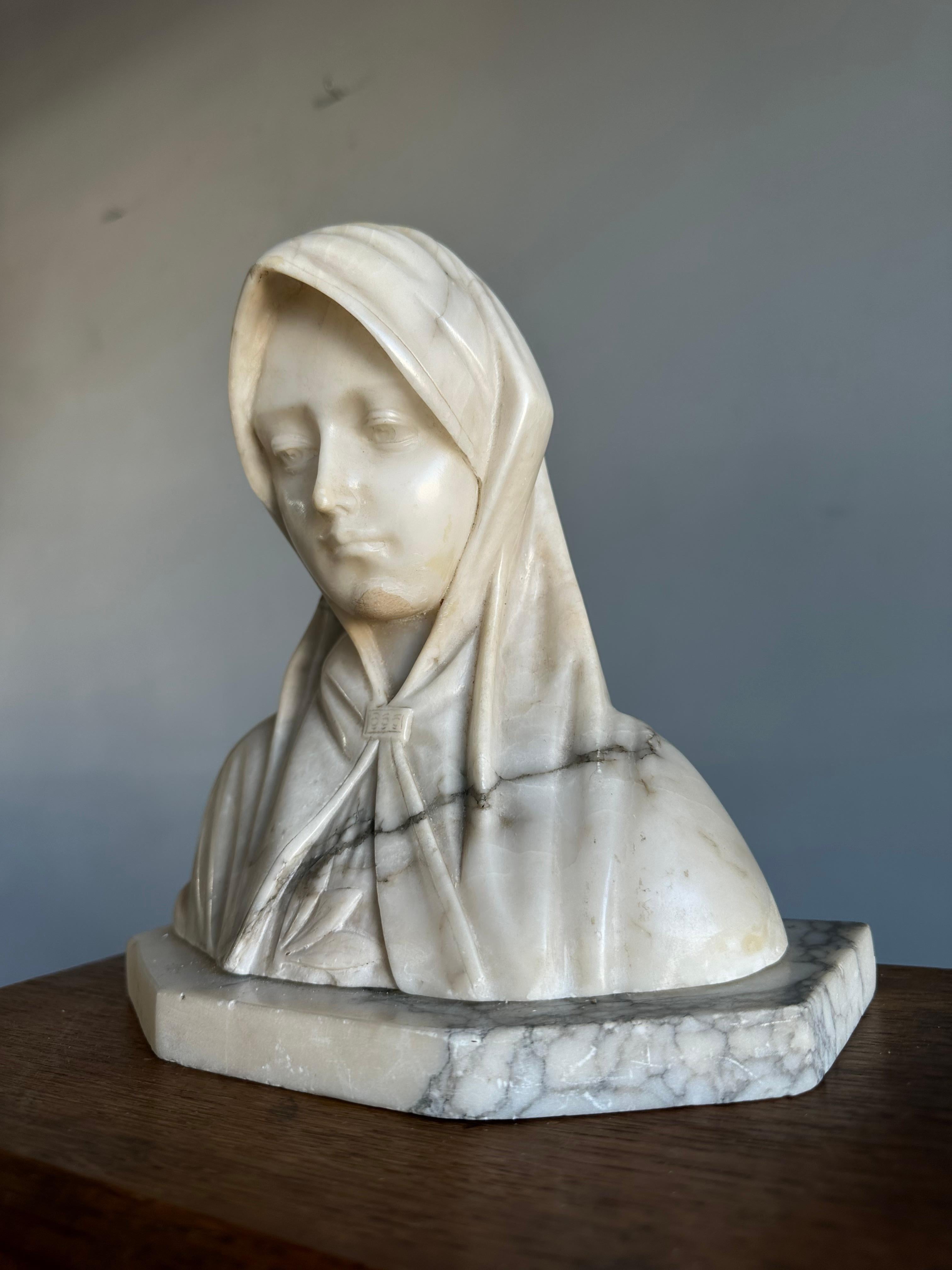 Hand Carved Antique Alabaster Bust Sculpture of Saint Clare of Assisi ca. 1915 For Sale 3