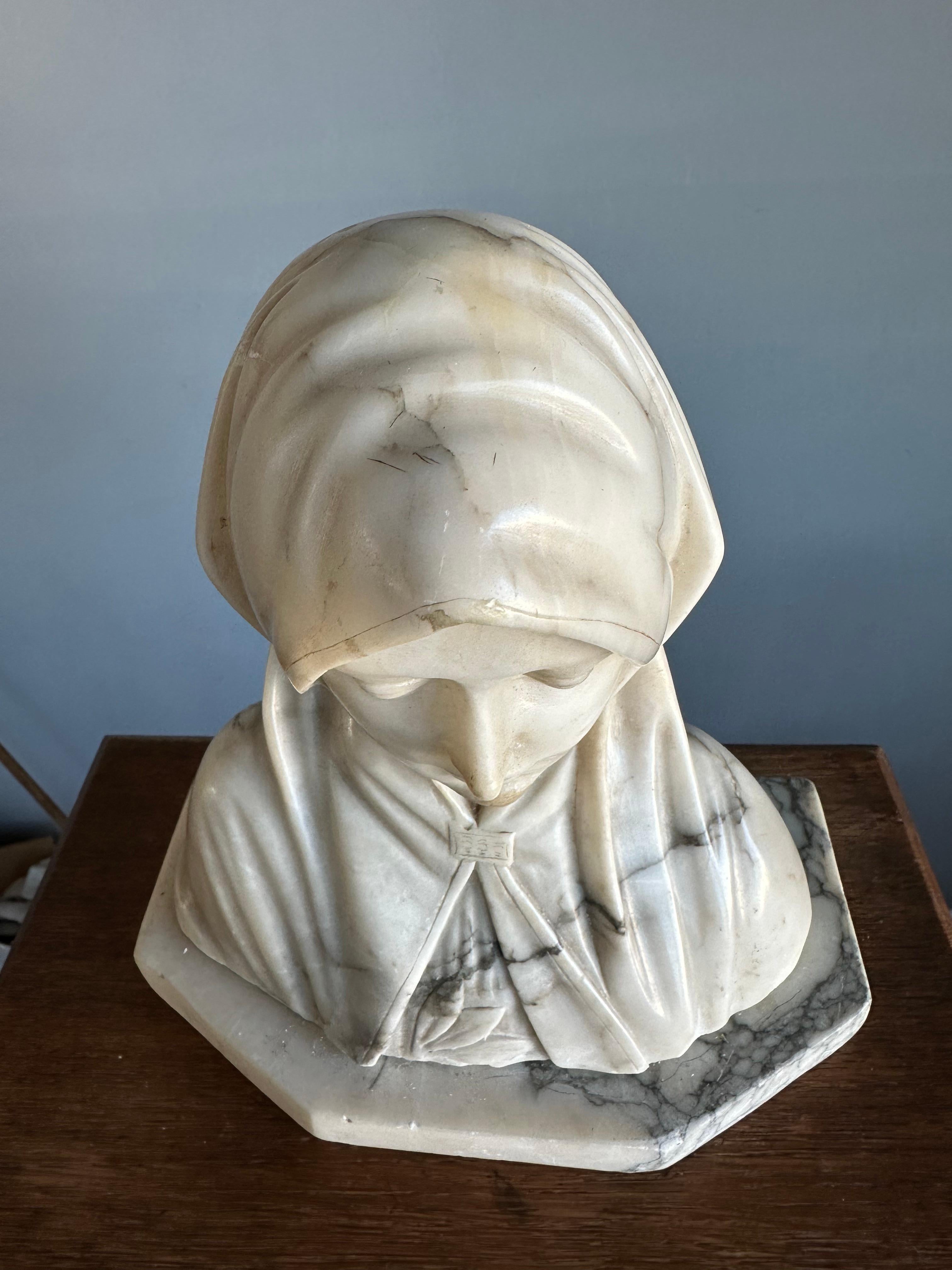 Hand Carved Antique Alabaster Bust Sculpture of Saint Clare of Assisi ca. 1915 For Sale 1