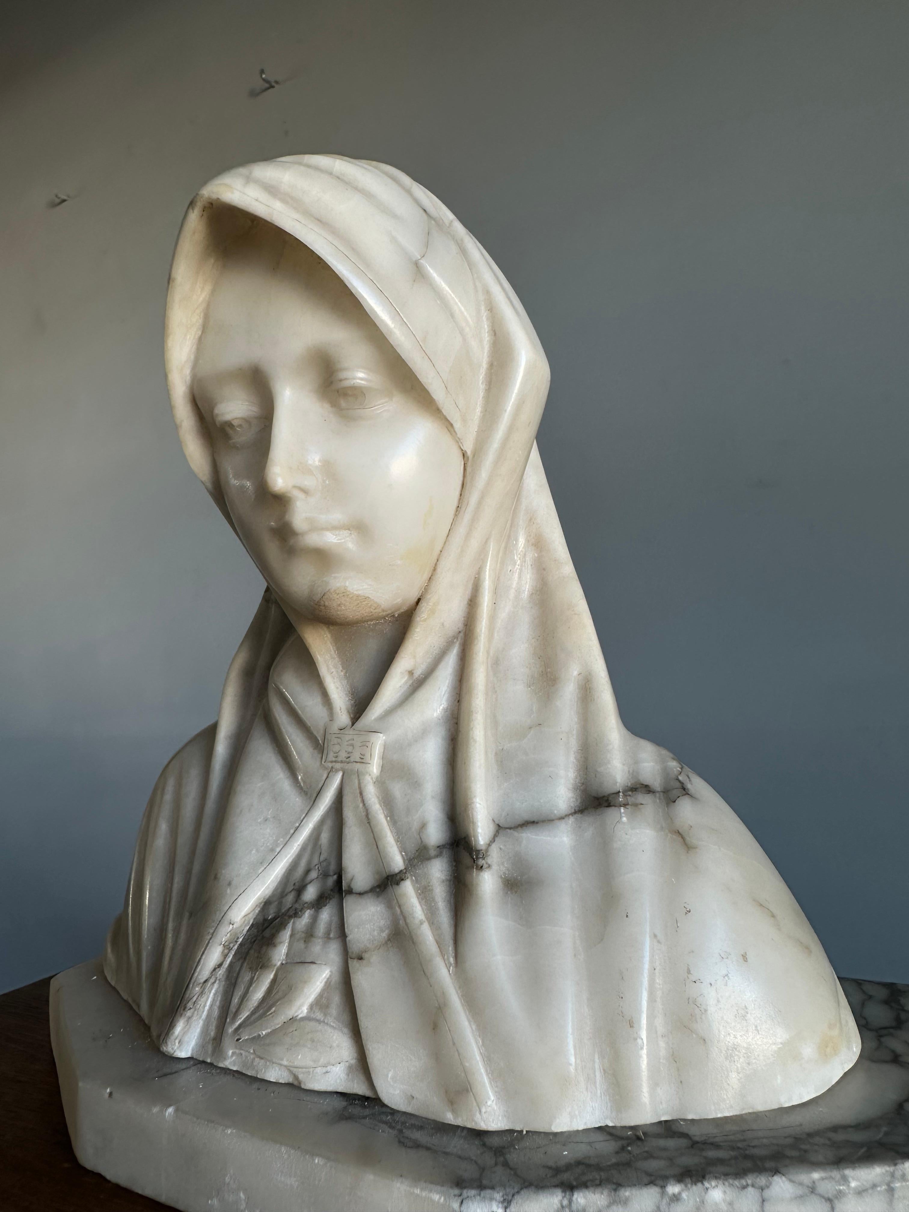 Hand Carved Antique Alabaster Bust Sculpture of Saint Clare of Assisi ca. 1915 For Sale 2