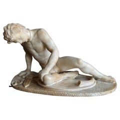 Handgeschnitzte antike Alabaster-Skulptur / Statue des Dying Gaul, Grand Tour, Grand Tour