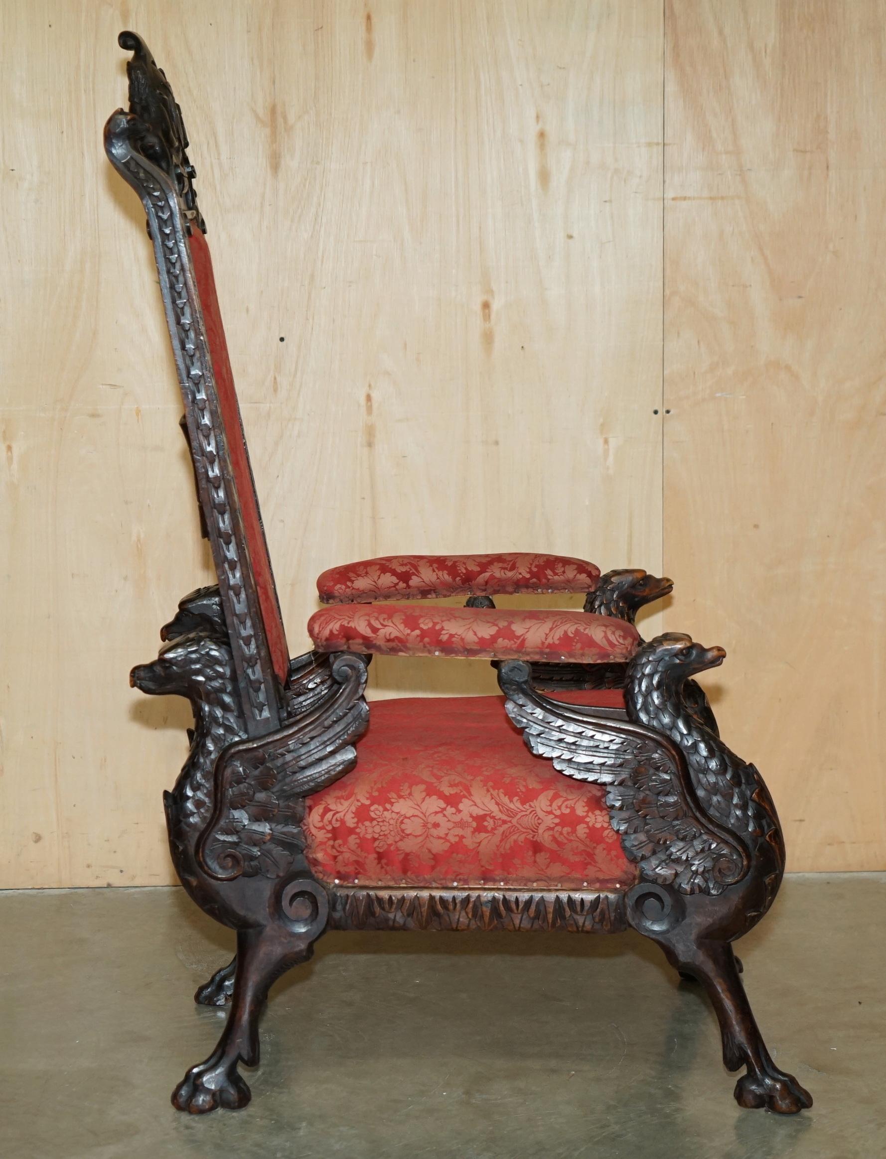 Poltrona da braccio intagliata a mano dell'impero francese GRIFFIN ARMORIAL CREST COAT OF ARMS in vendita 3