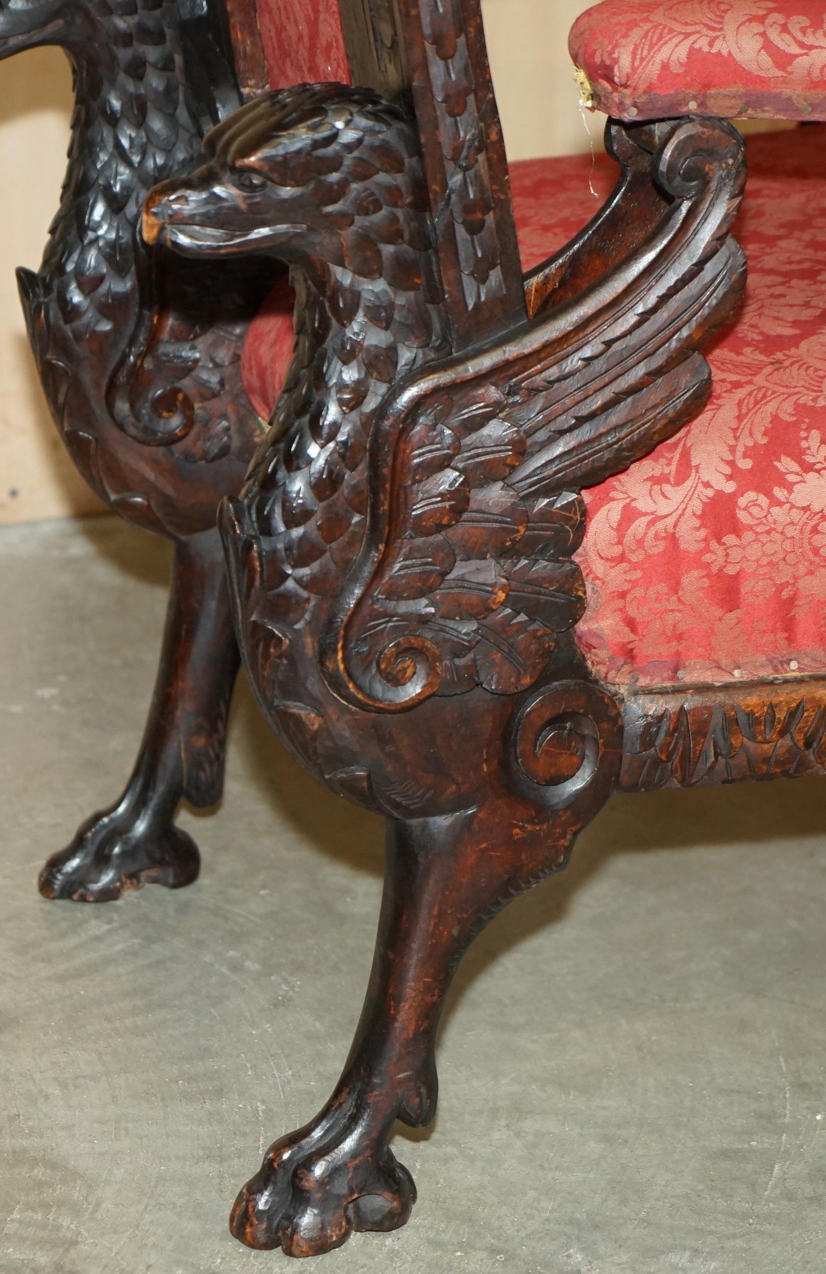 Poltrona da braccio intagliata a mano dell'impero francese GRIFFIN ARMORIAL CREST COAT OF ARMS in vendita 5