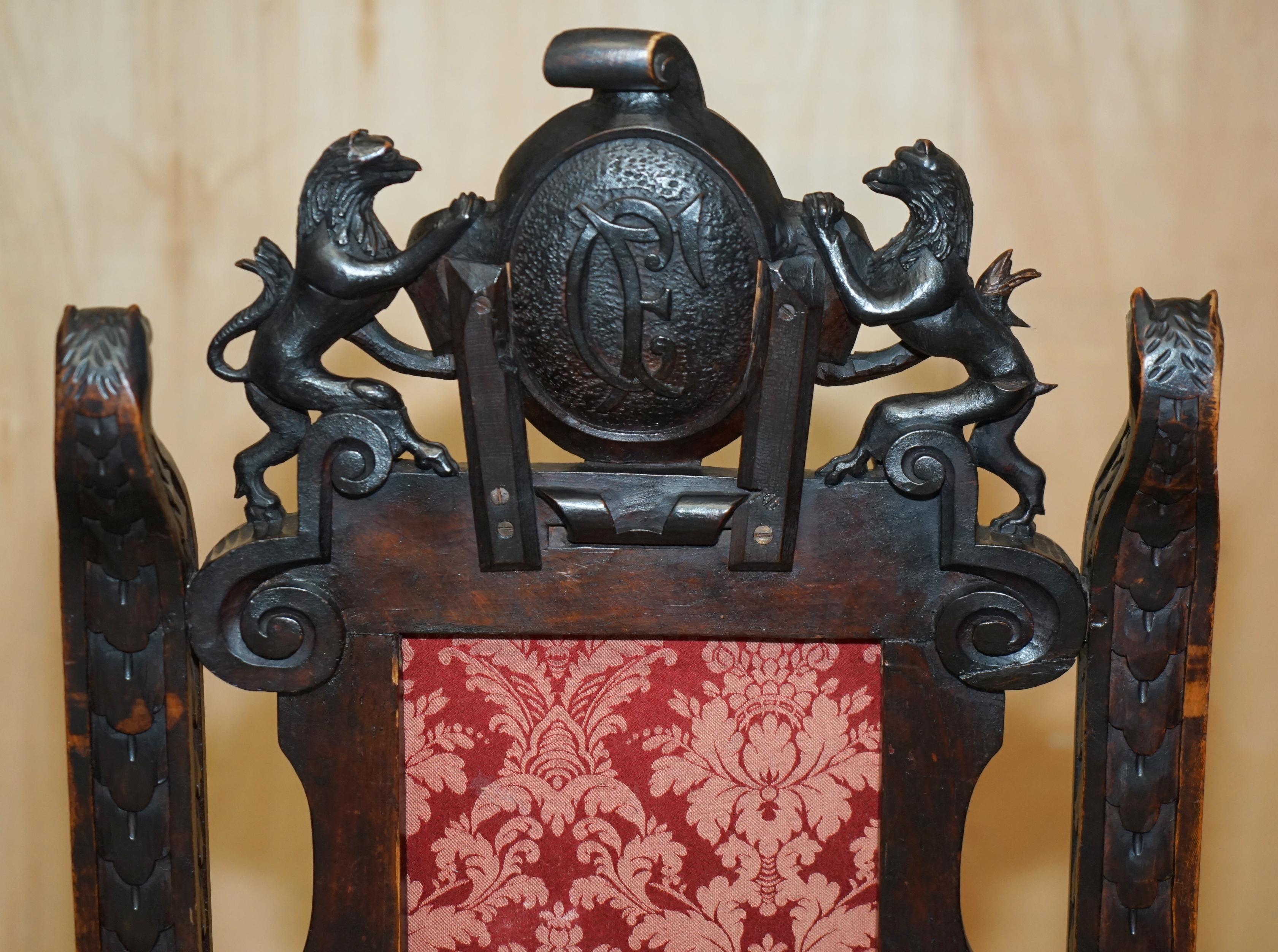 Poltrona da braccio intagliata a mano dell'impero francese GRIFFIN ARMORIAL CREST COAT OF ARMS in vendita 10