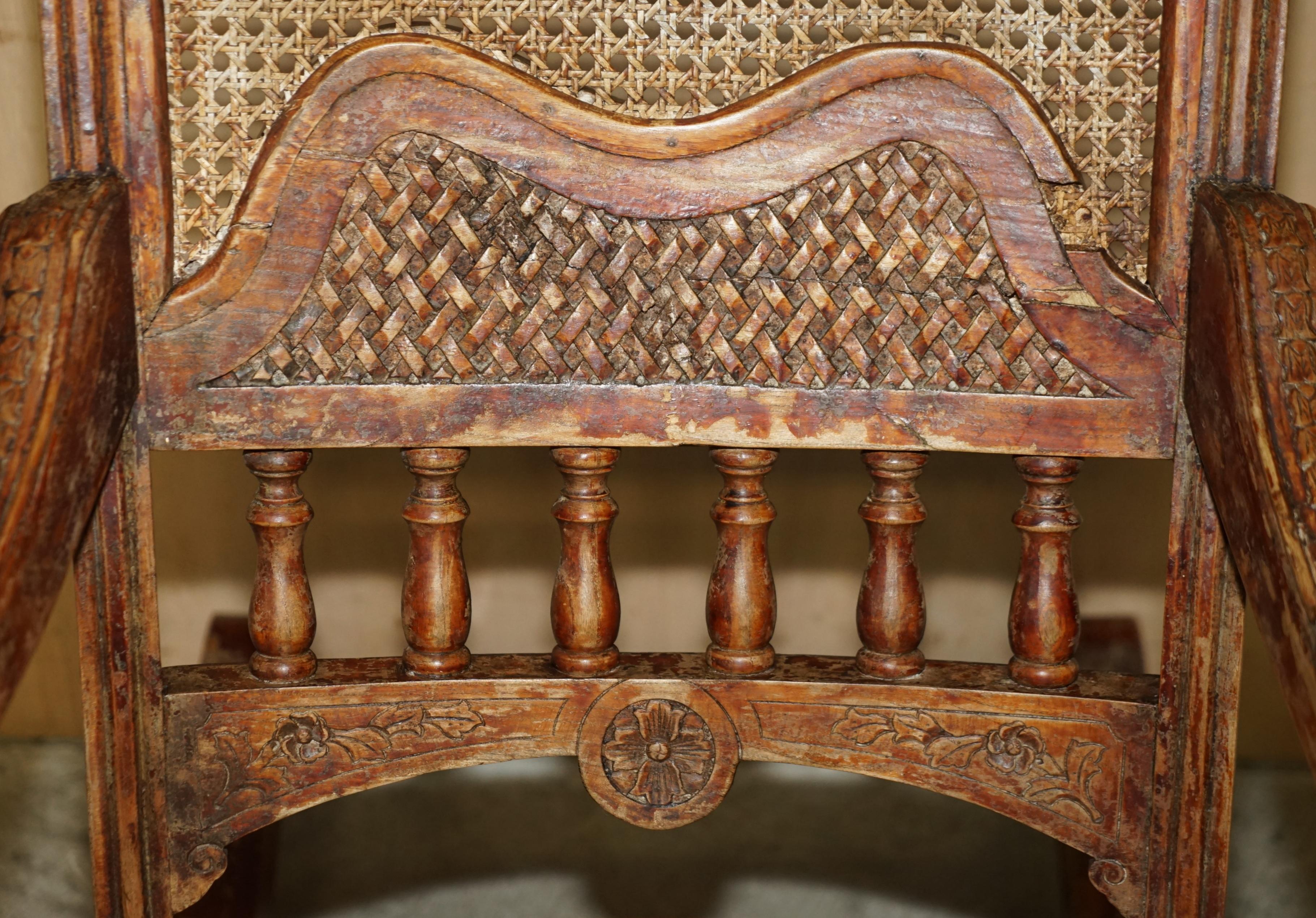 Sillón balancín tibetano original tallado a mano Pieza de coleccionista imprescindible en venta 4