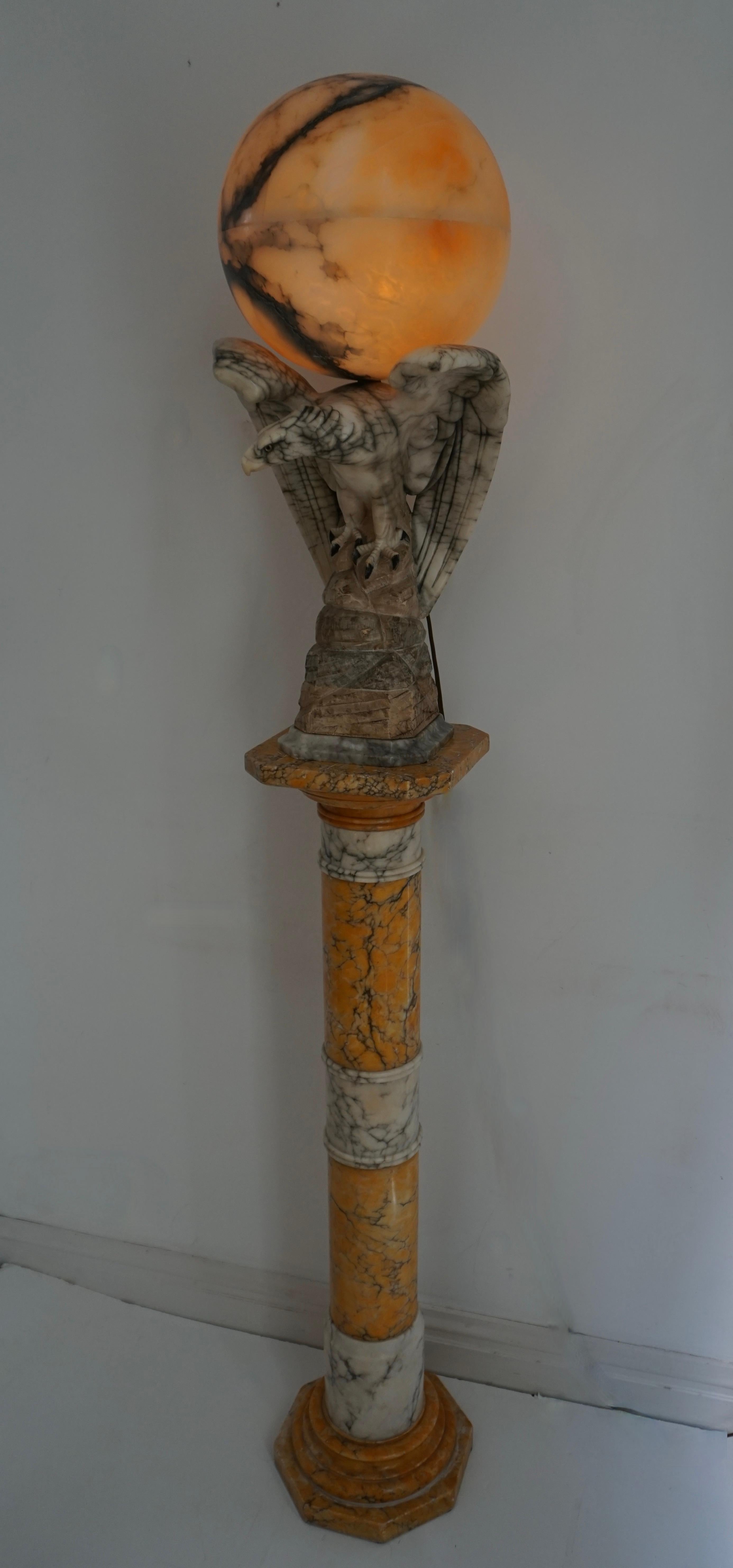 Italian Hand Carved Art Deco Era Marble Eagle & Alabaster Globe Table Lamp on Column For Sale