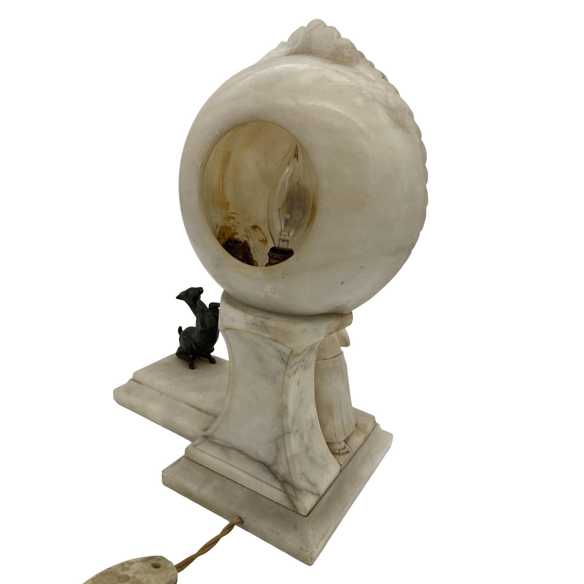 Début du 20ème siècle Lampe de table Art Déco nue Flapper Girl Alabatser sculptée à la main avec gazelle en bronze en vente