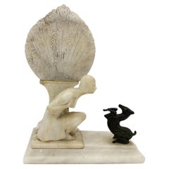 Lampada da tavolo in alabastro con gazzella in bronzo intagliata a mano in stile Art Carved.
