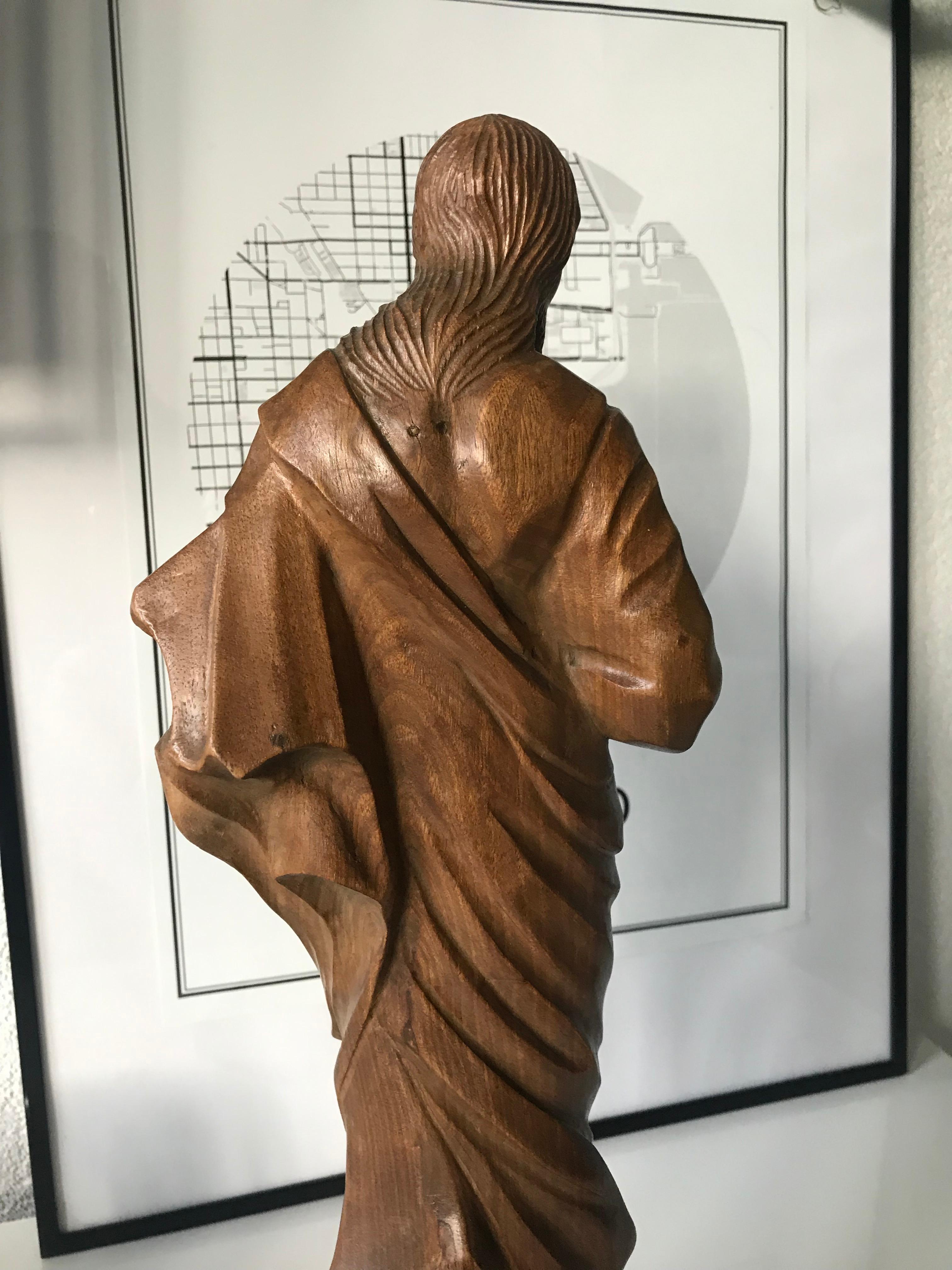 Handgeschnitzte Skulptur „Sacred Heart of Christ“ aus der Arts and Crafts-Ära auf Marmorsockel im Angebot 9