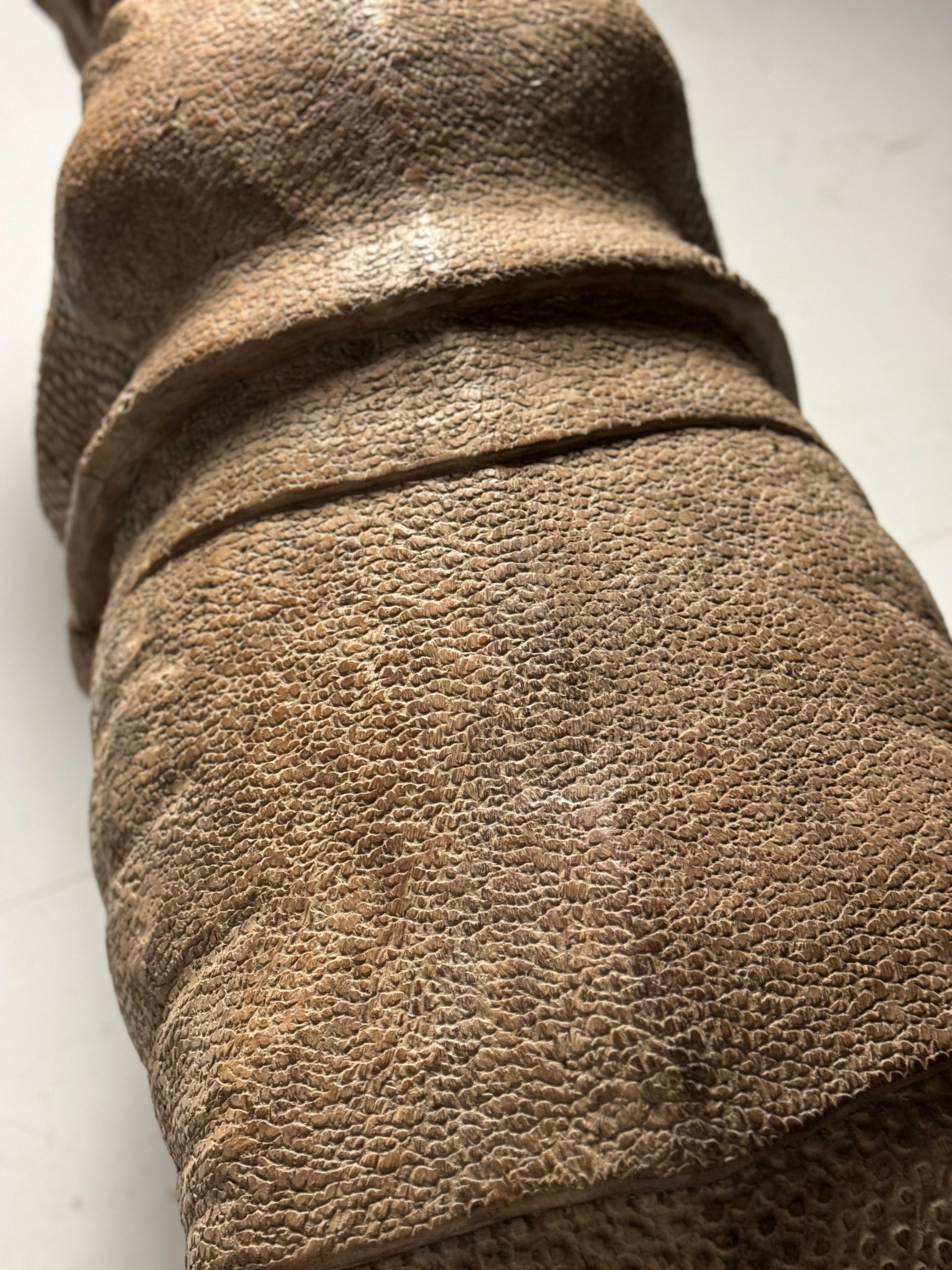 Rinoceronte asiatico intagliato a mano 1960 in vendita 8