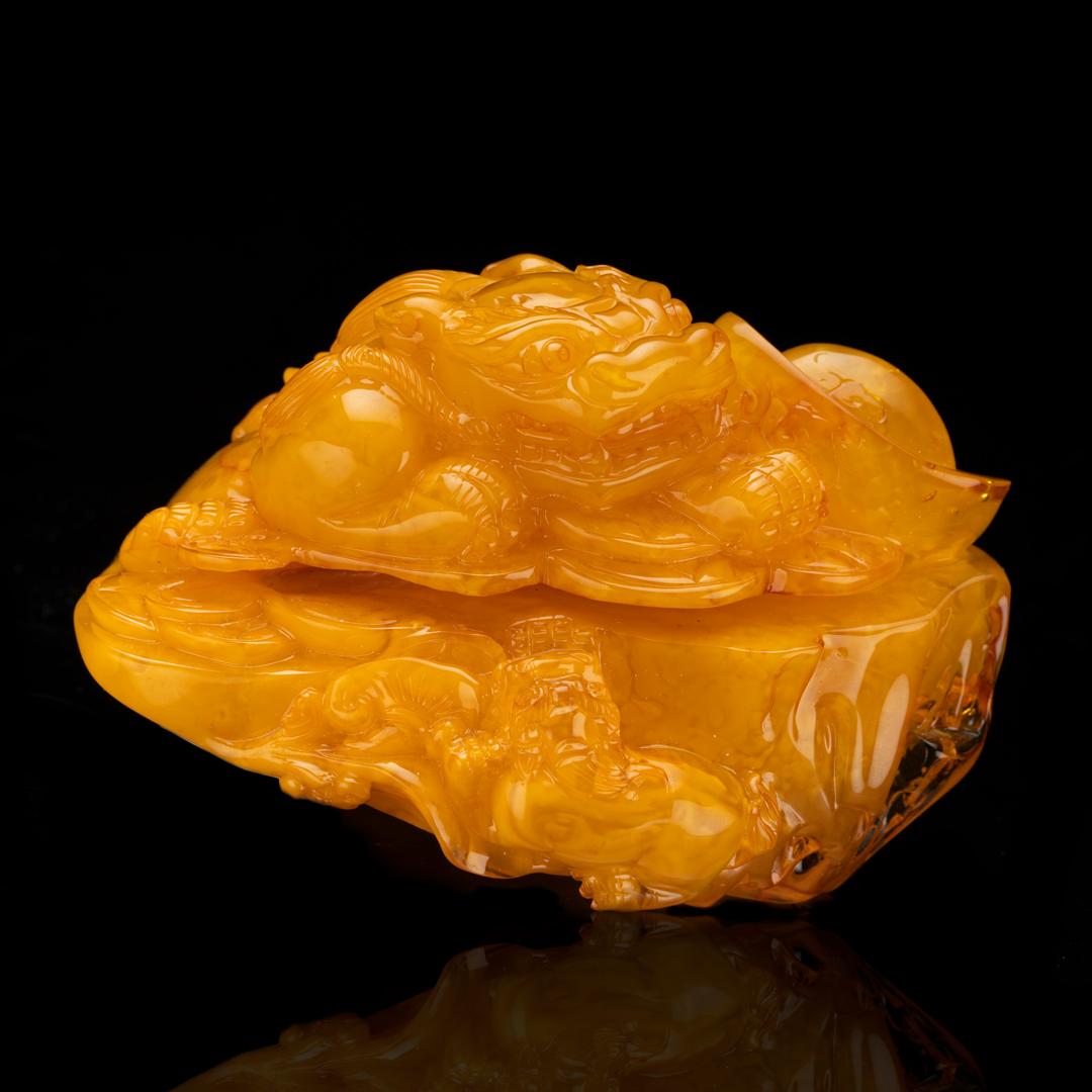Ukrainian Hand-Carved Baltic Amber Dragon // 245 Grams For Sale