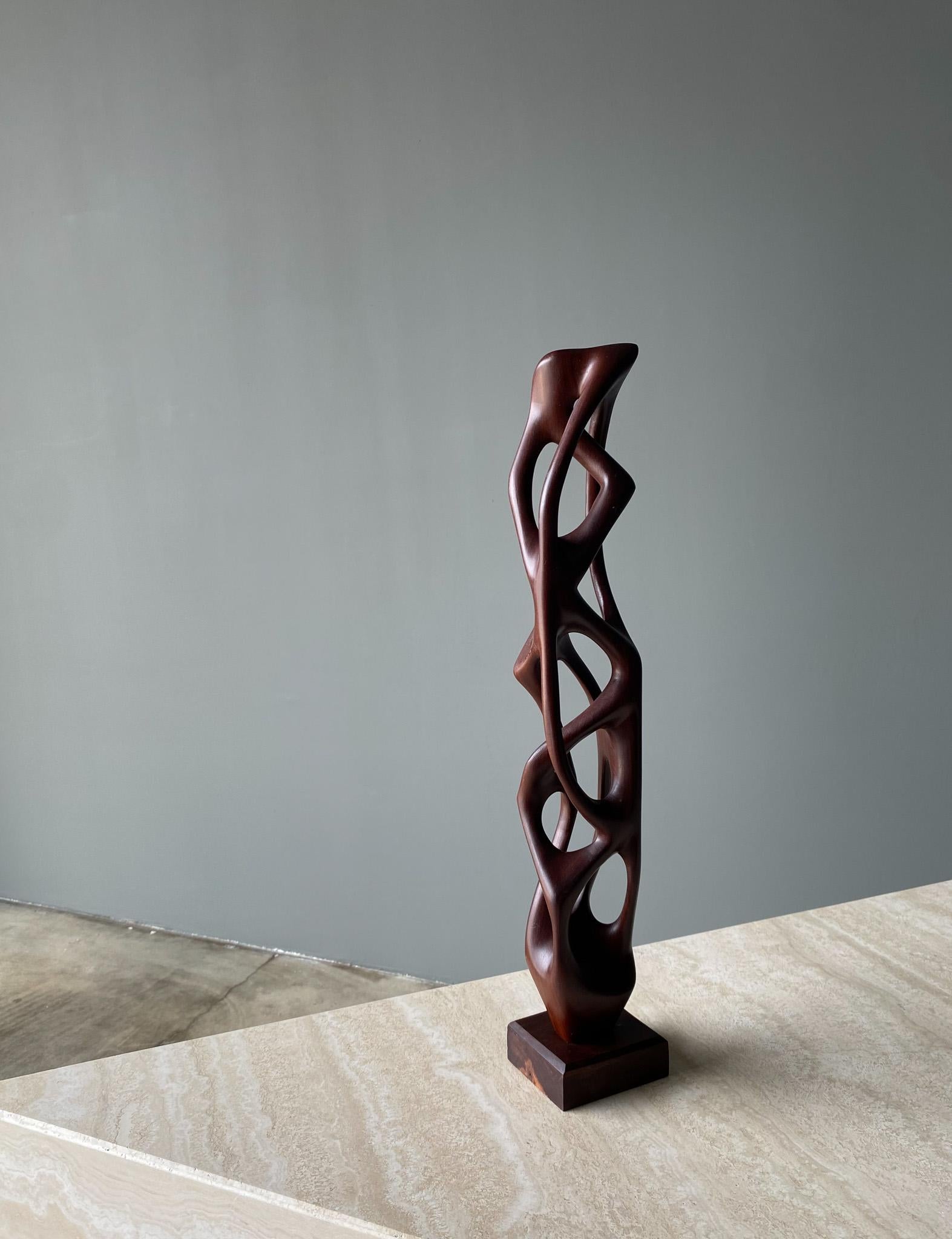 Mid-Century Modern Sculpture biomorphique en bois sculptée à la main  en vente
