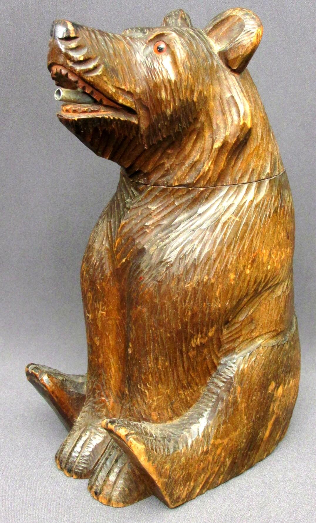 Hand Carved Black Forest Bear Spirit Decanter, Swiss, Circa 1920 In Good Condition For Sale In Ottawa, Ontario