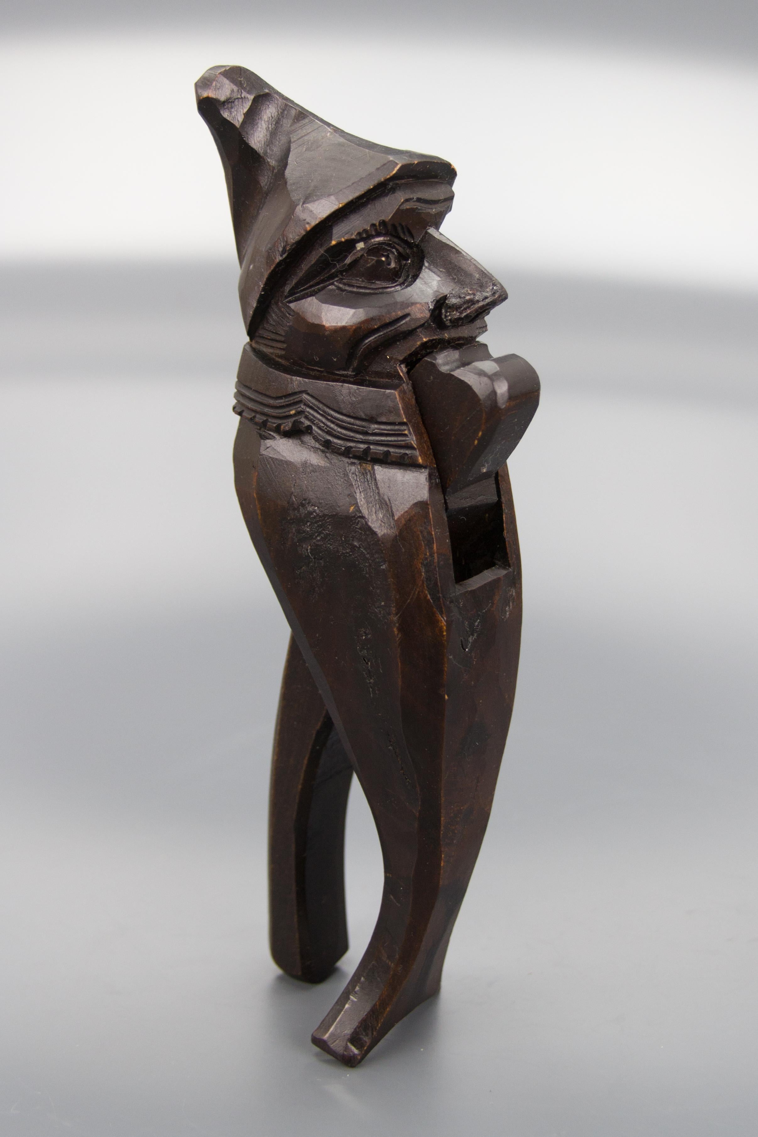 Casse-noisette en bois sculpté à la main, style Black Forest, Allemagne, années 1930 en vente 8