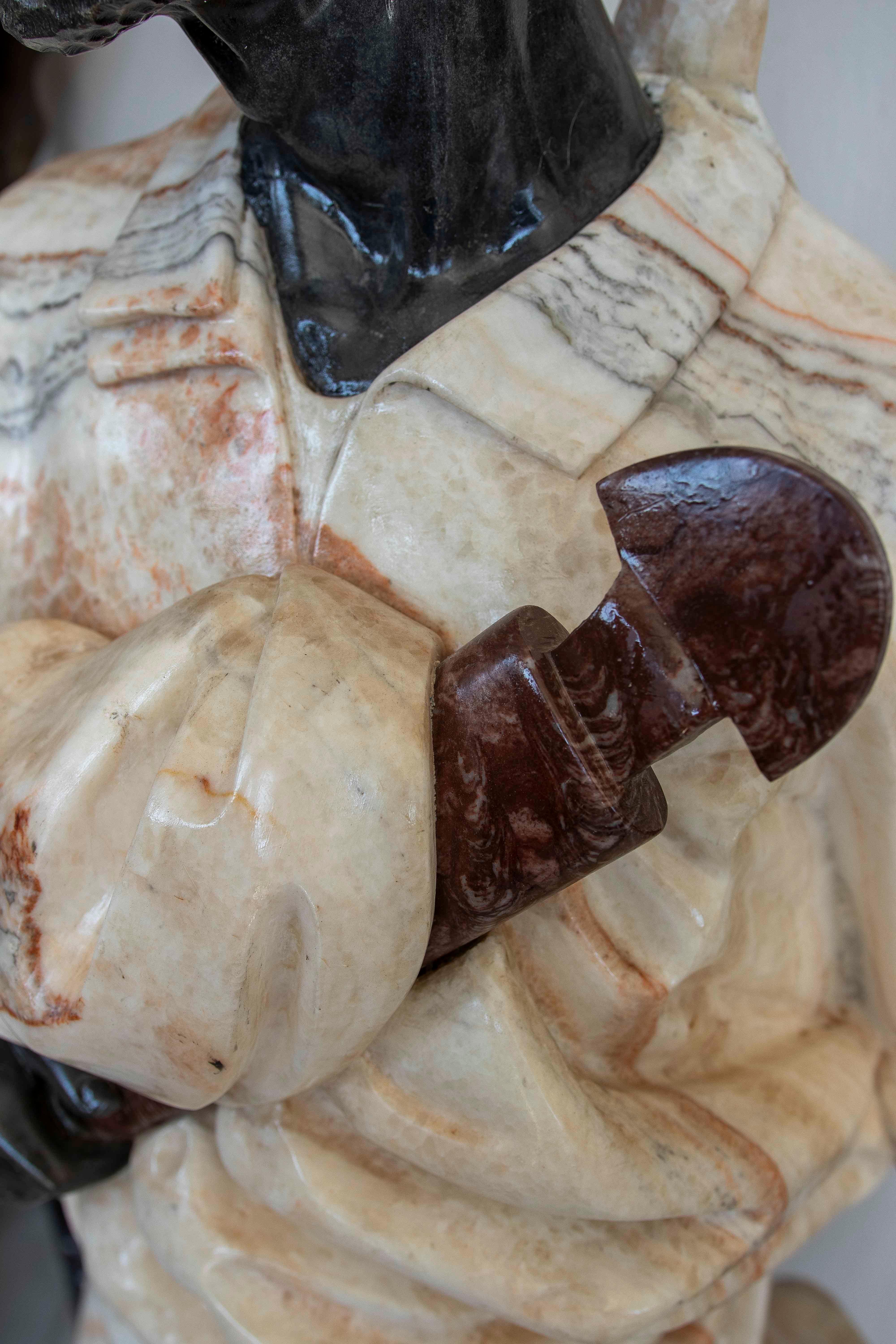 Escultura de guerrero nubio tallada a mano en mármol negro y ónice Ónix en venta