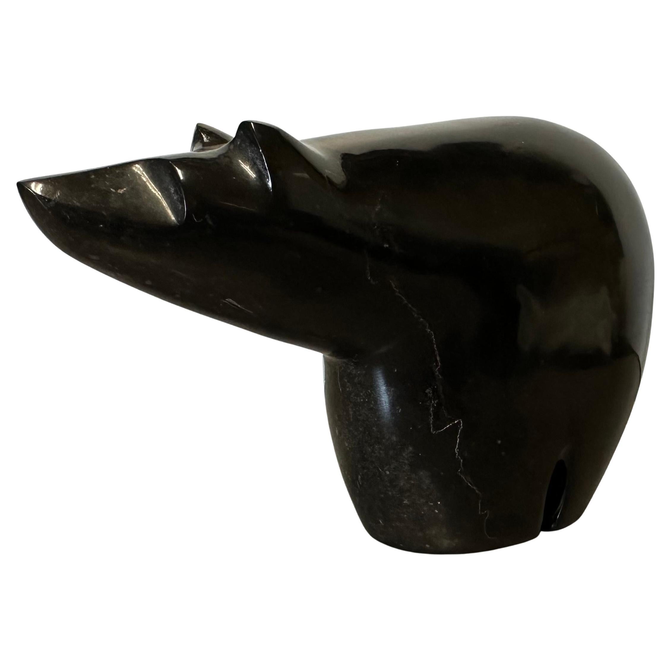 Scultura di orso polare in marmo massiccio nero intagliato a mano