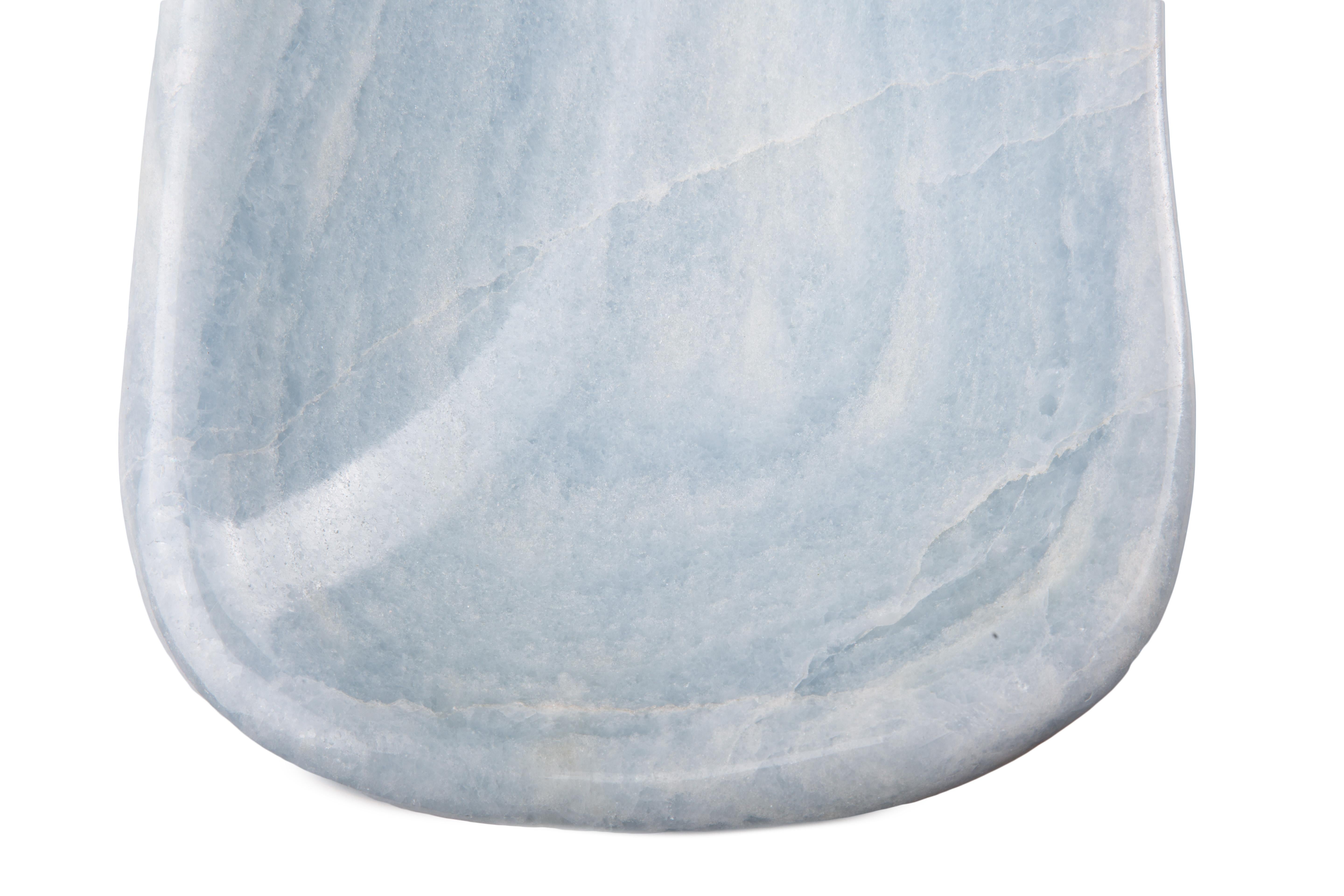 Handgeschnitzte blaue Calcite-Ablageschale – lang, 13 Zoll (Sonstiges) im Angebot