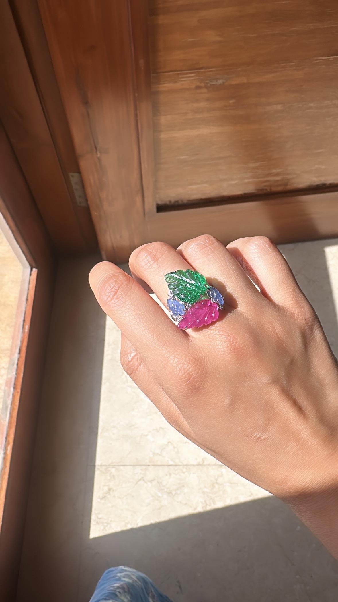 Hand carved, Blue Sapphire, Emerald, Ruby & Diamonds Tuttu Frutti Cocktail Ring For Sale 4