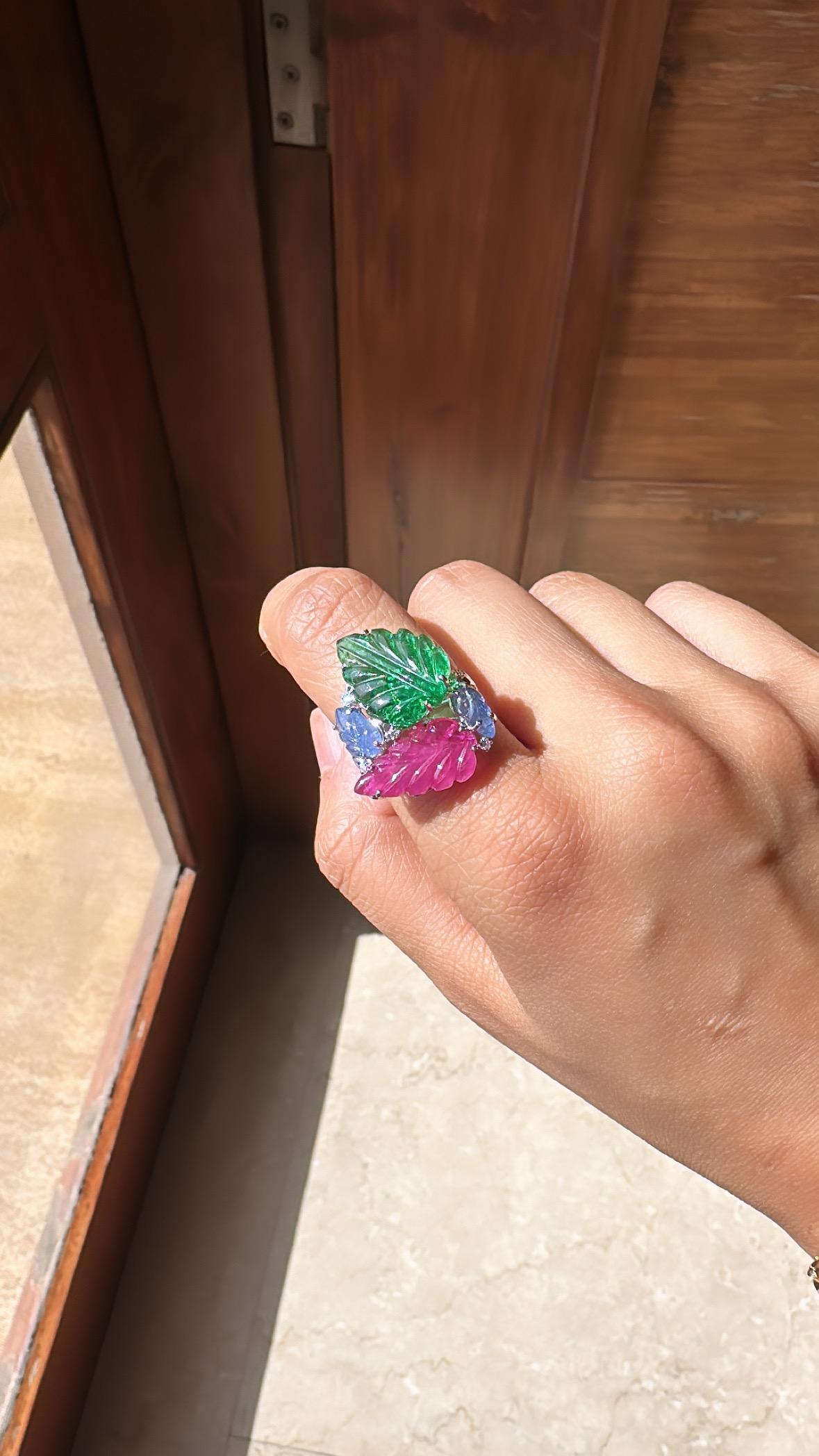 Hand carved, Blue Sapphire, Emerald, Ruby & Diamonds Tuttu Frutti Cocktail Ring For Sale 1
