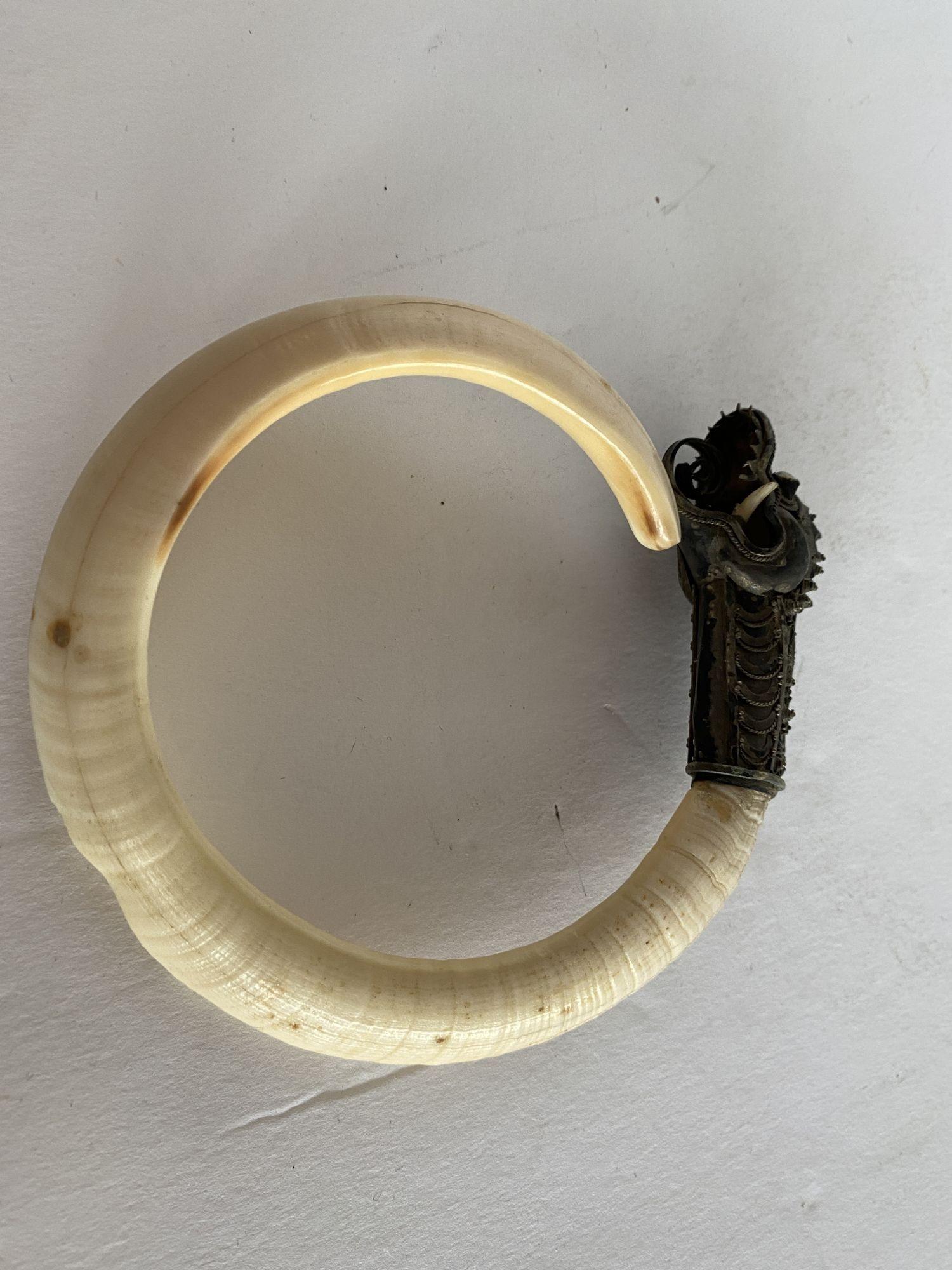 Late 19th Century Hand Carved Bone and Silver Chinese Oraborus Braclet, Circa 1800 For Sale