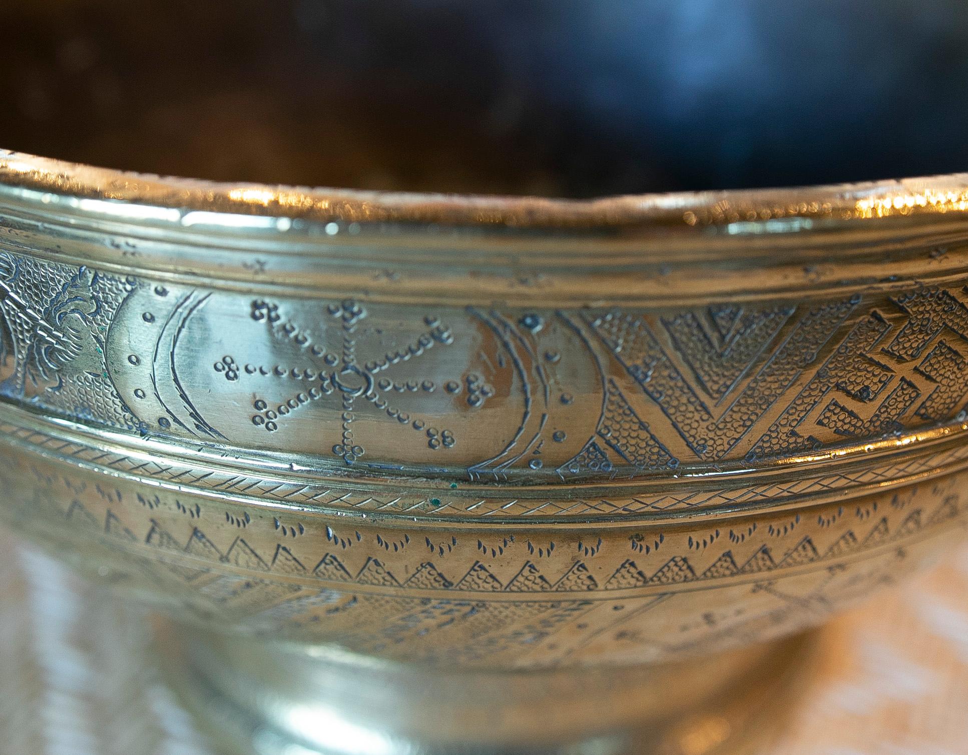 Hand-Carved Bronze Container with Flower and Geometrical Decorations For Sale 8