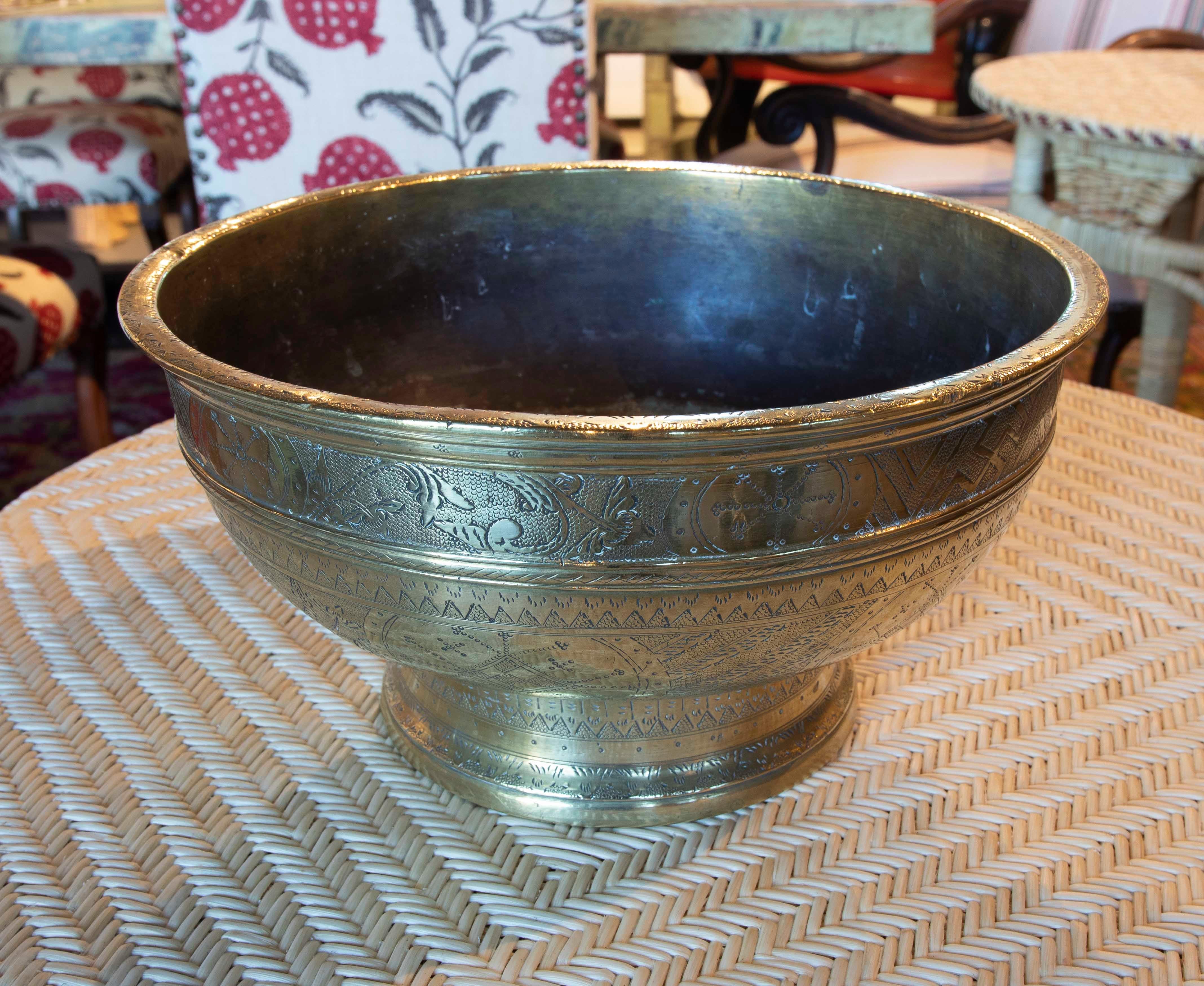 European Hand-Carved Bronze Container with Flower and Geometrical Decorations For Sale