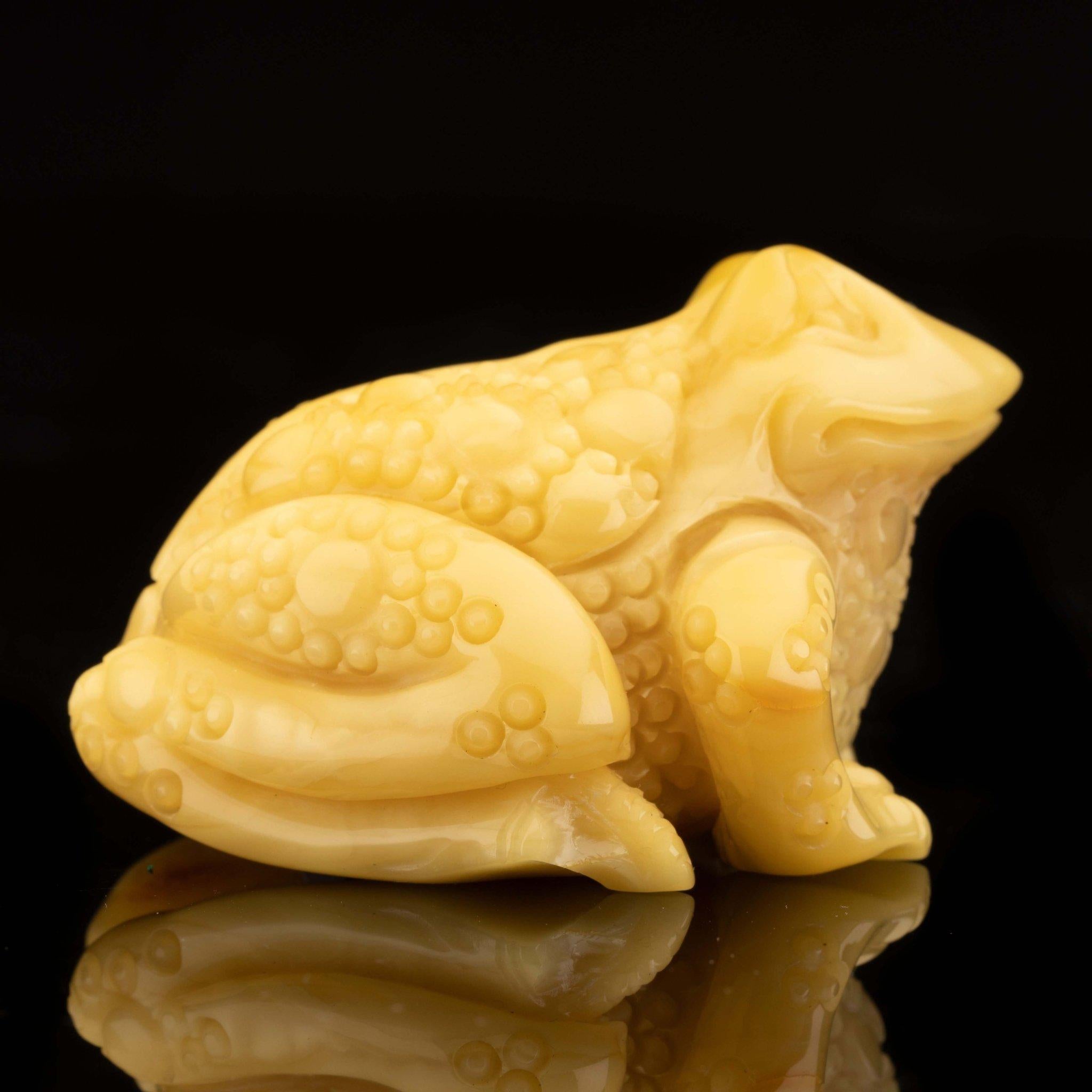 Ukrainian Hand-Carved Butterscotch Amber Frog // 39.15 Grams For Sale