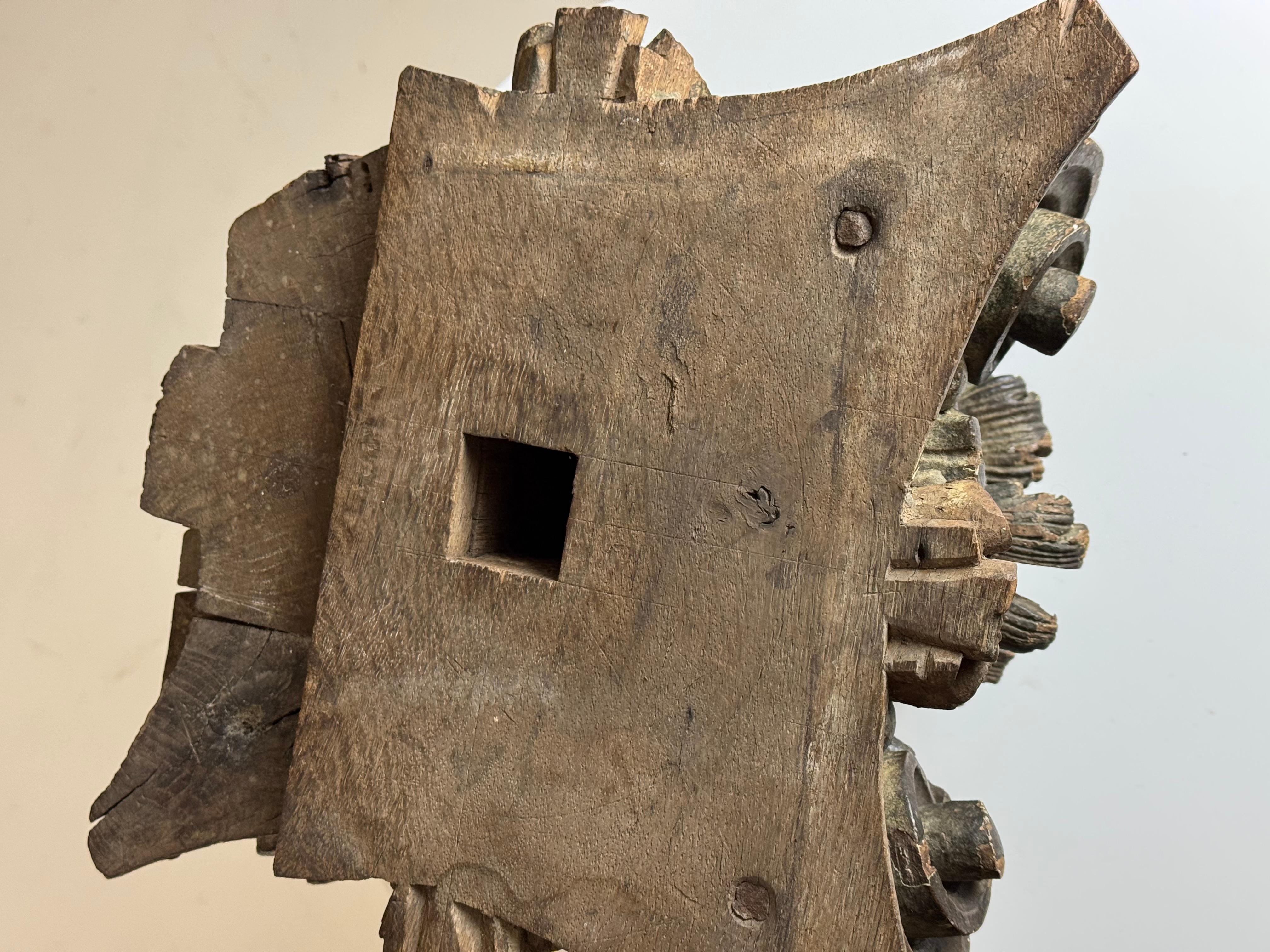 French Hand-carved capital, 18th century For Sale