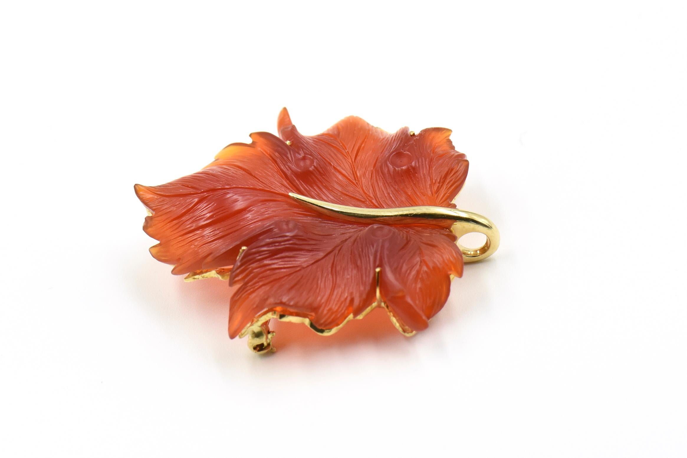 Hand Carved Carnelian Leaf Gold Pendant Brooch by Somos Creations In Excellent Condition In Miami Beach, FL
